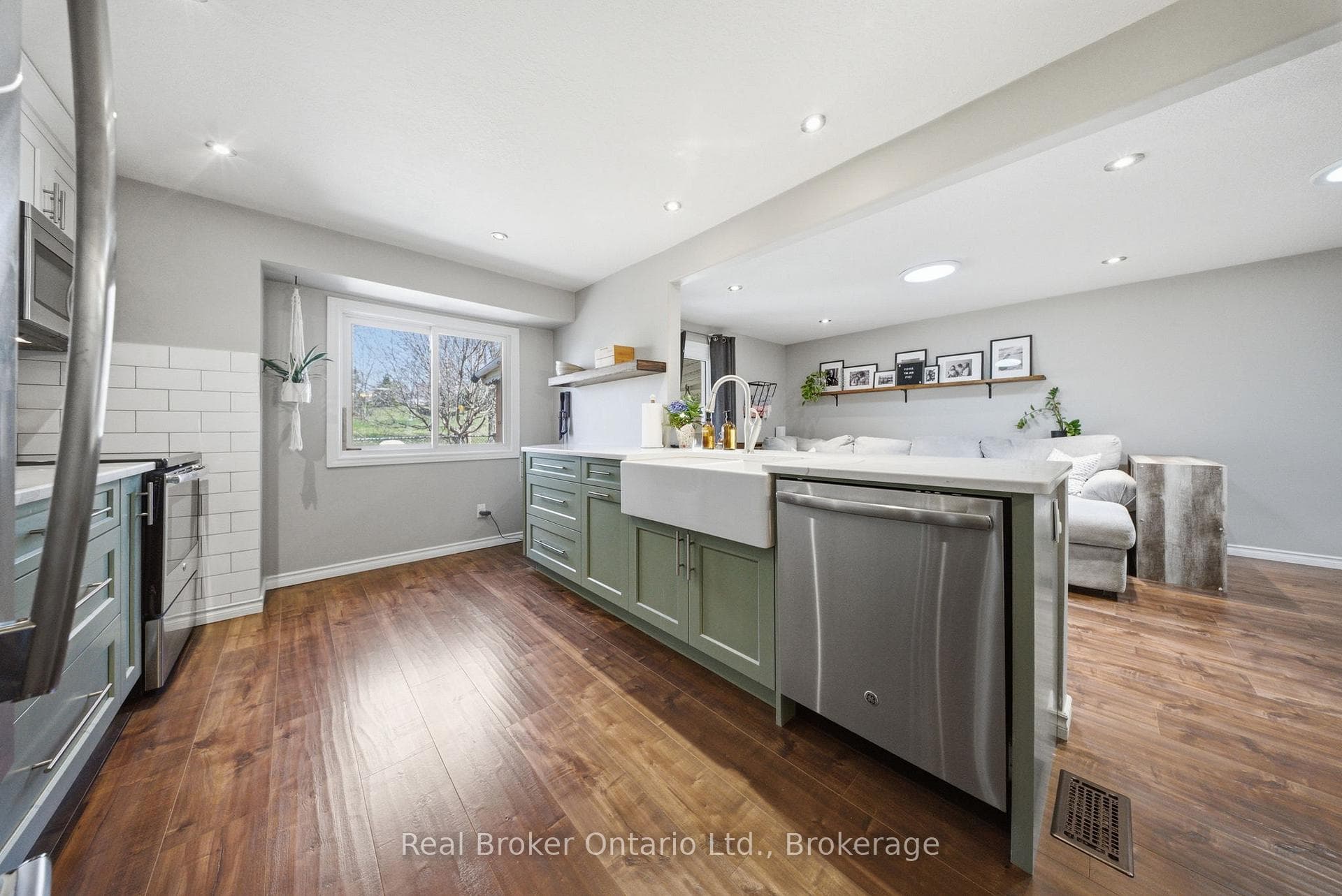 58 Leacock Avenue photo 17