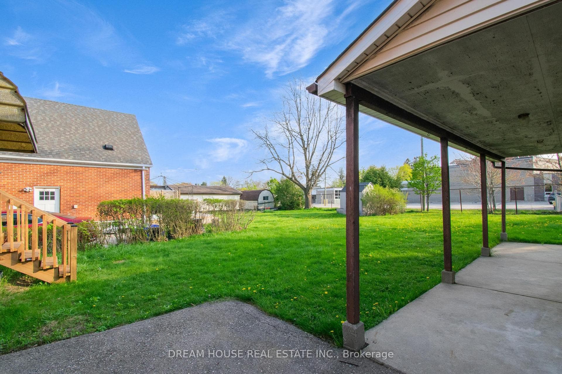 47 Ellis Crescent photo 43