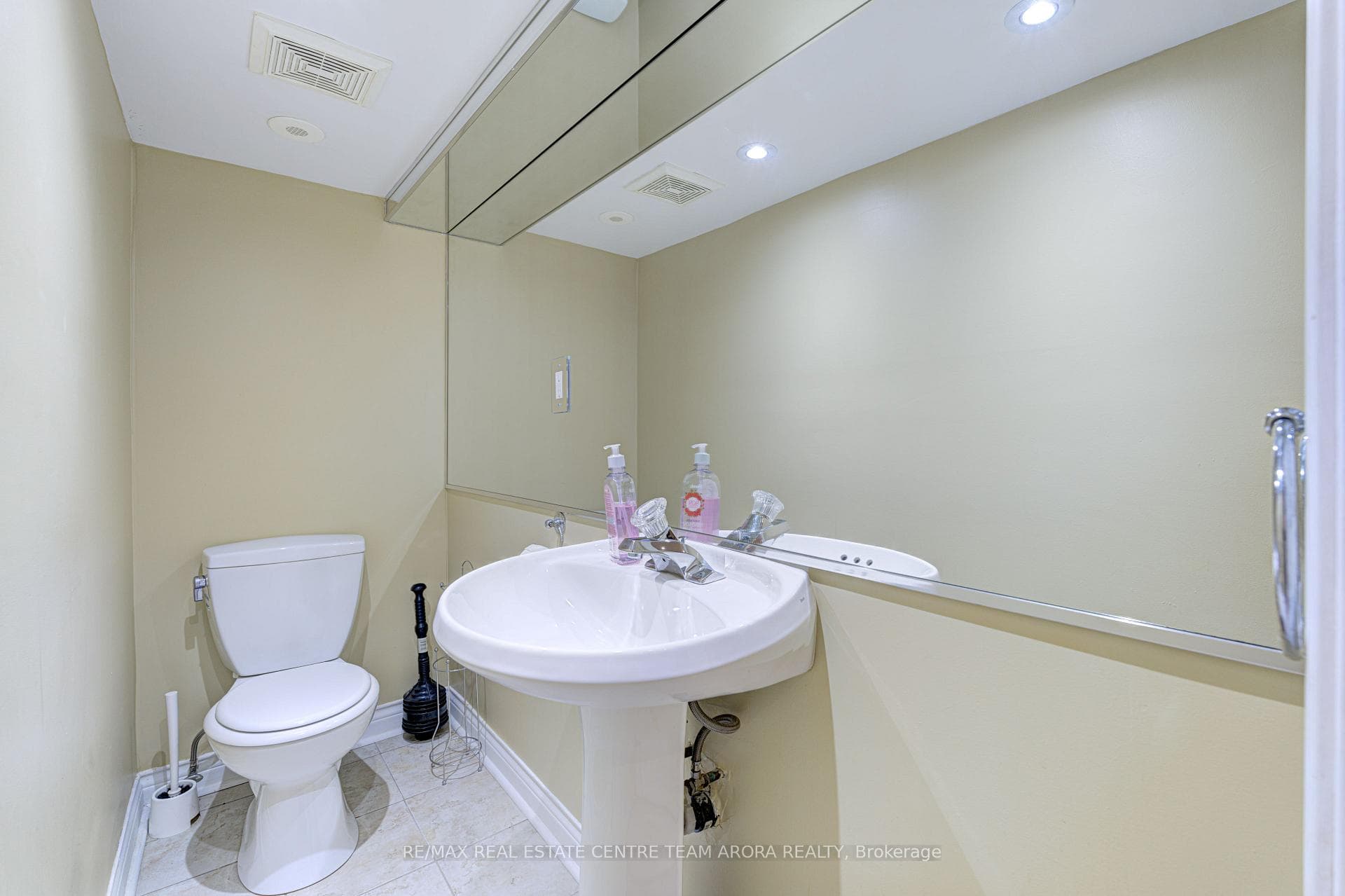 28 Arthurs Crescent photo 35