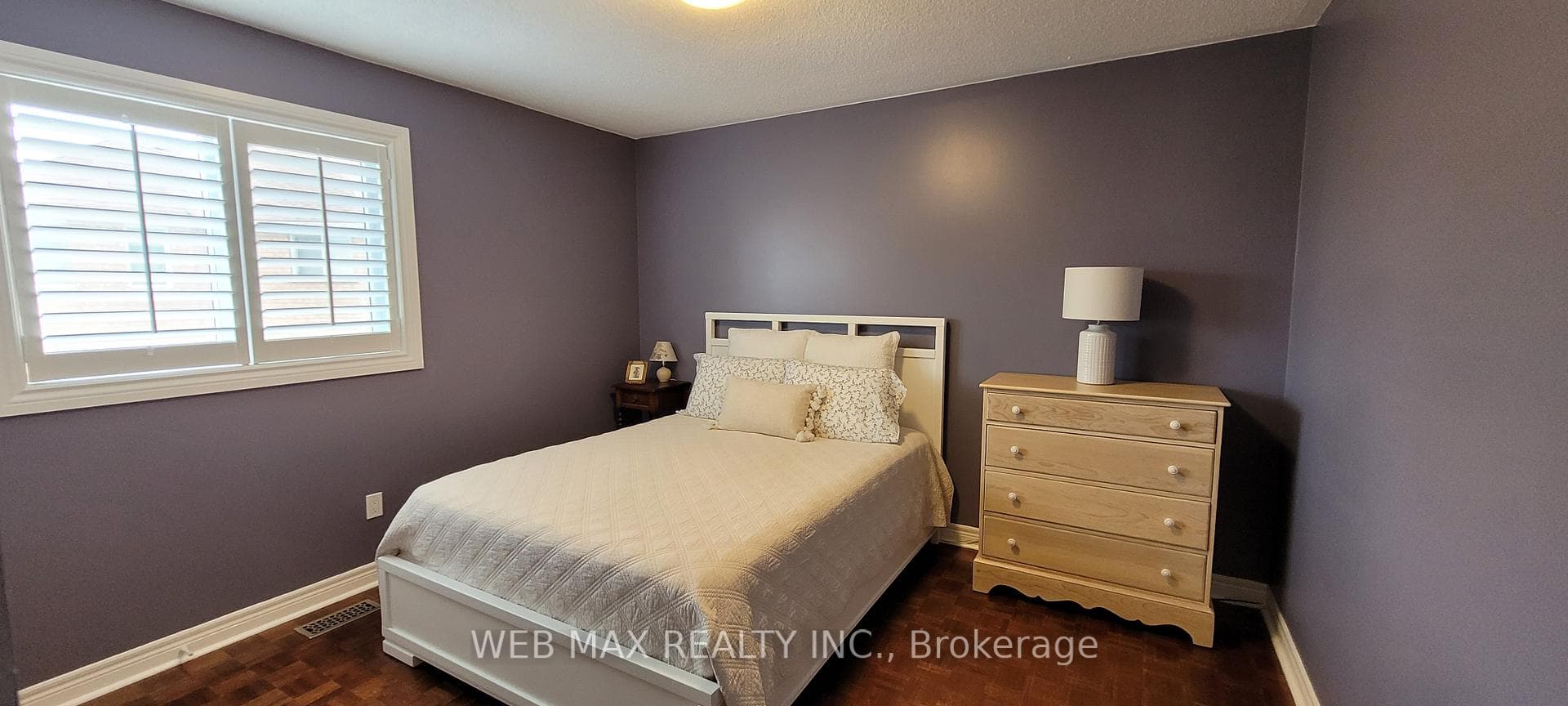 3rd bedroom ,parquet, shutters, parquet, closet