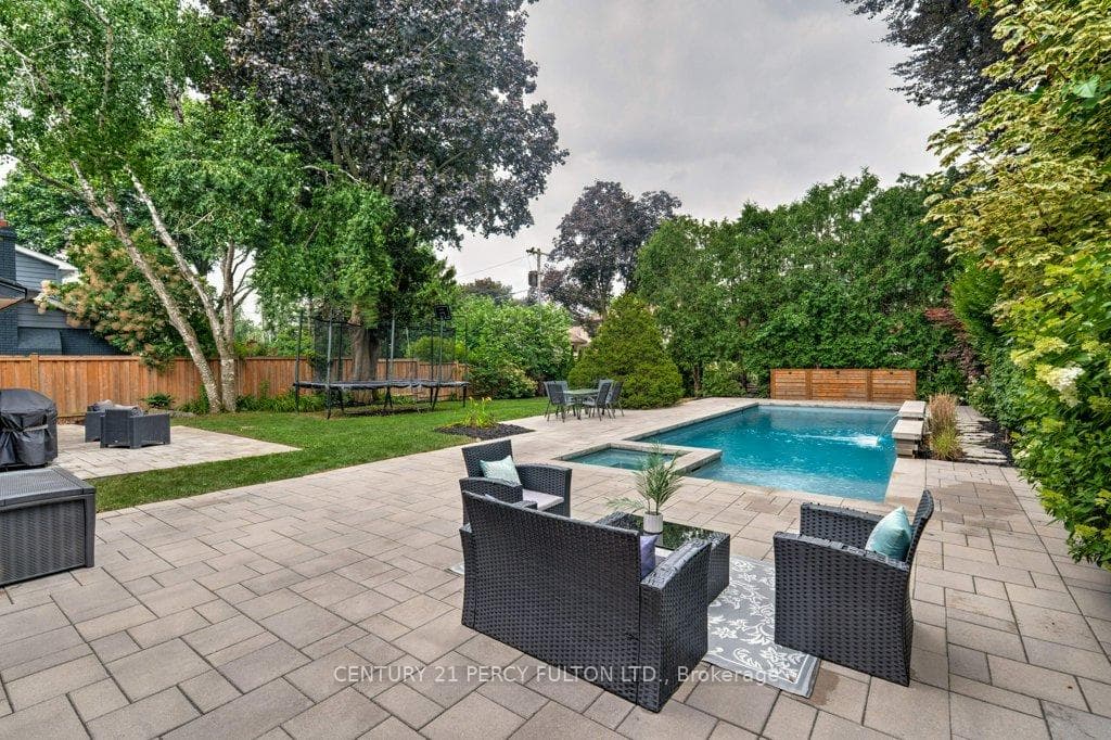 4499 Hawthorne Drive photo 3