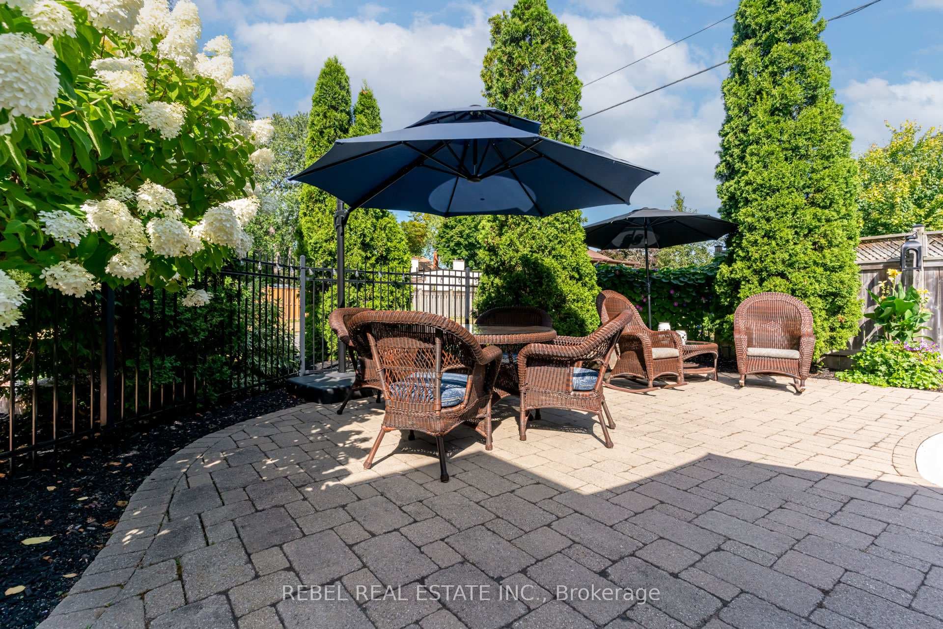 460 Athol Street photo 37