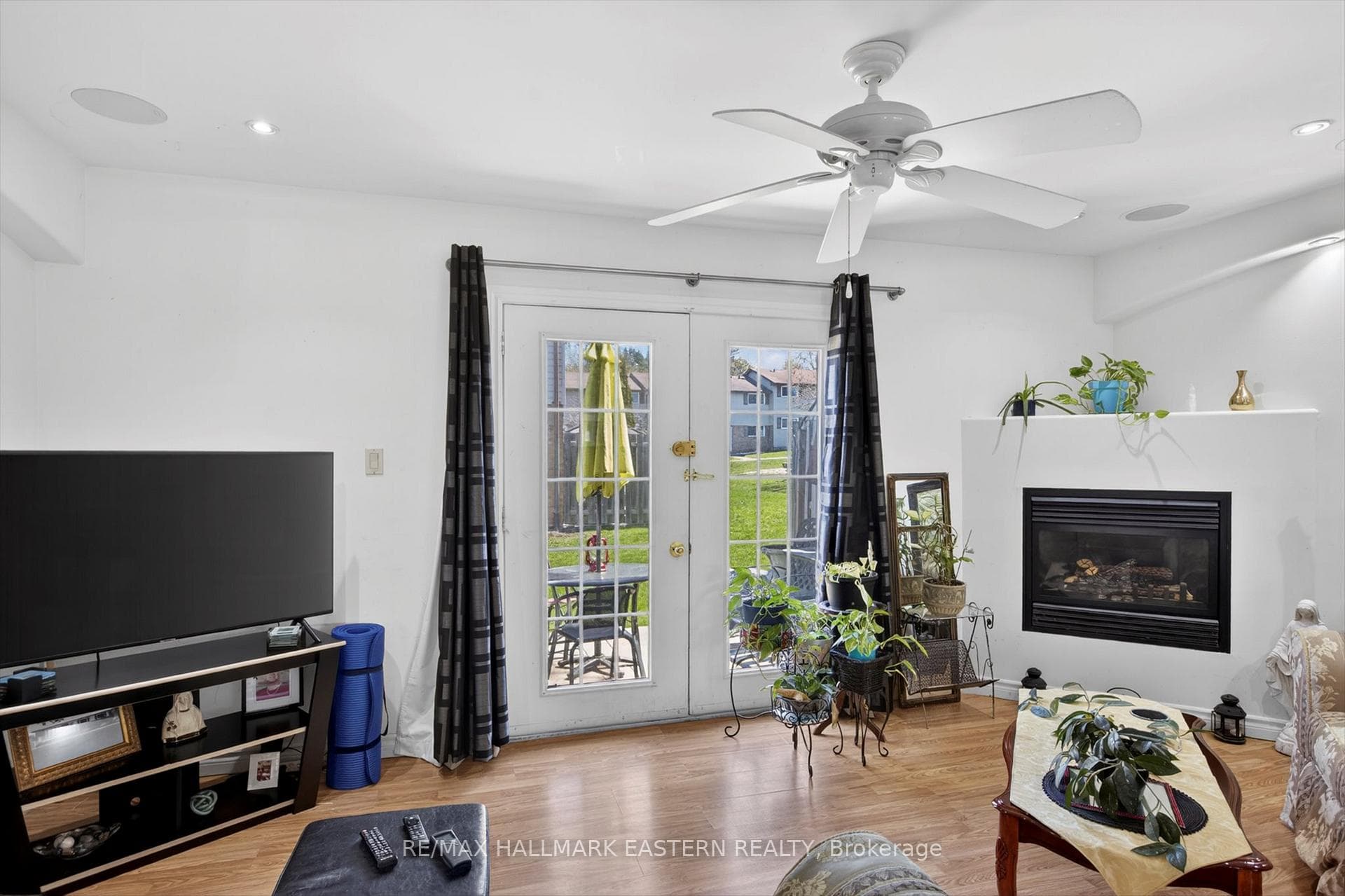 996 Sydenham Road Unit #33 photo 14