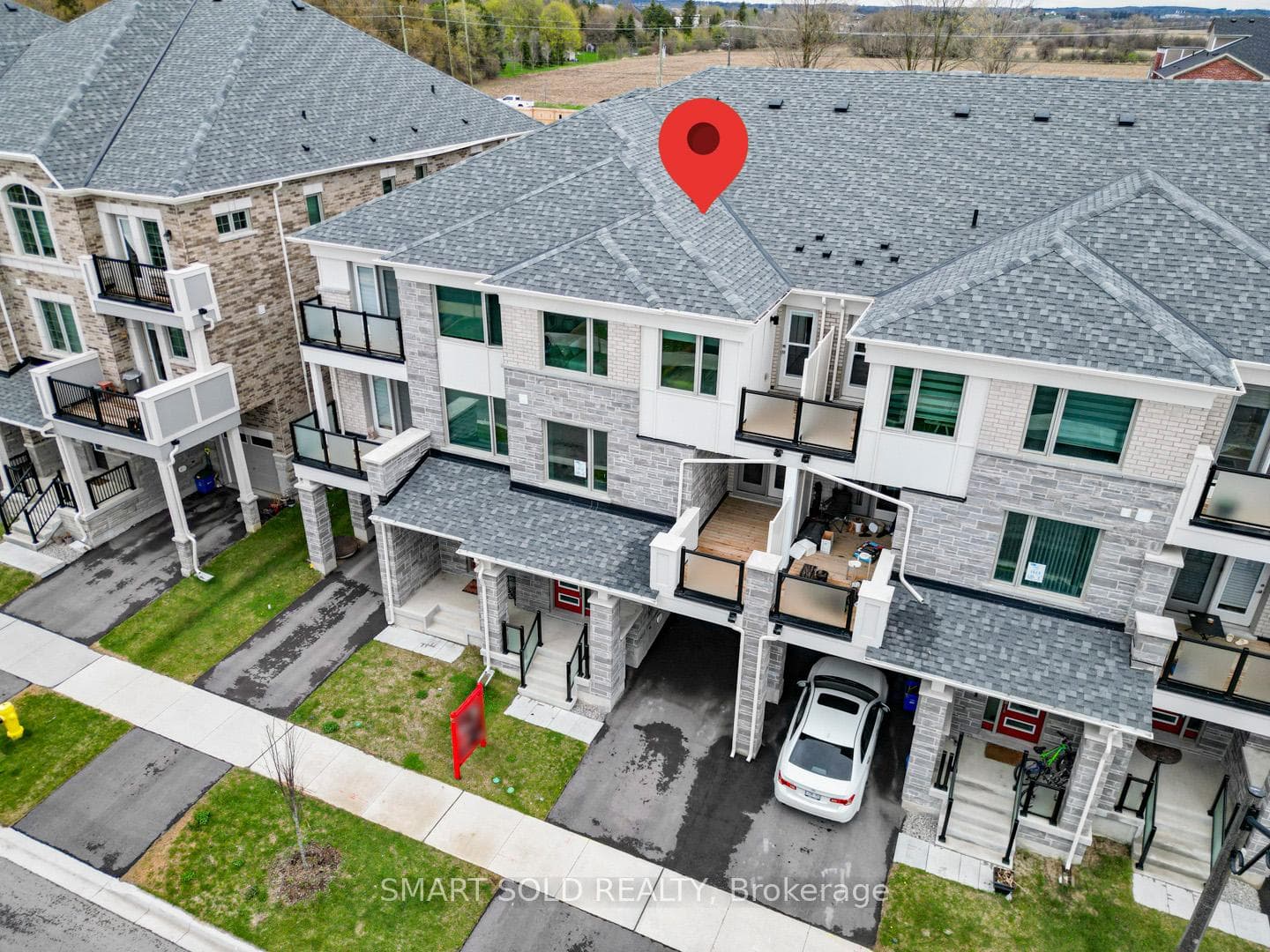 34 Thomas Frisby Jr Crescent photo 2
