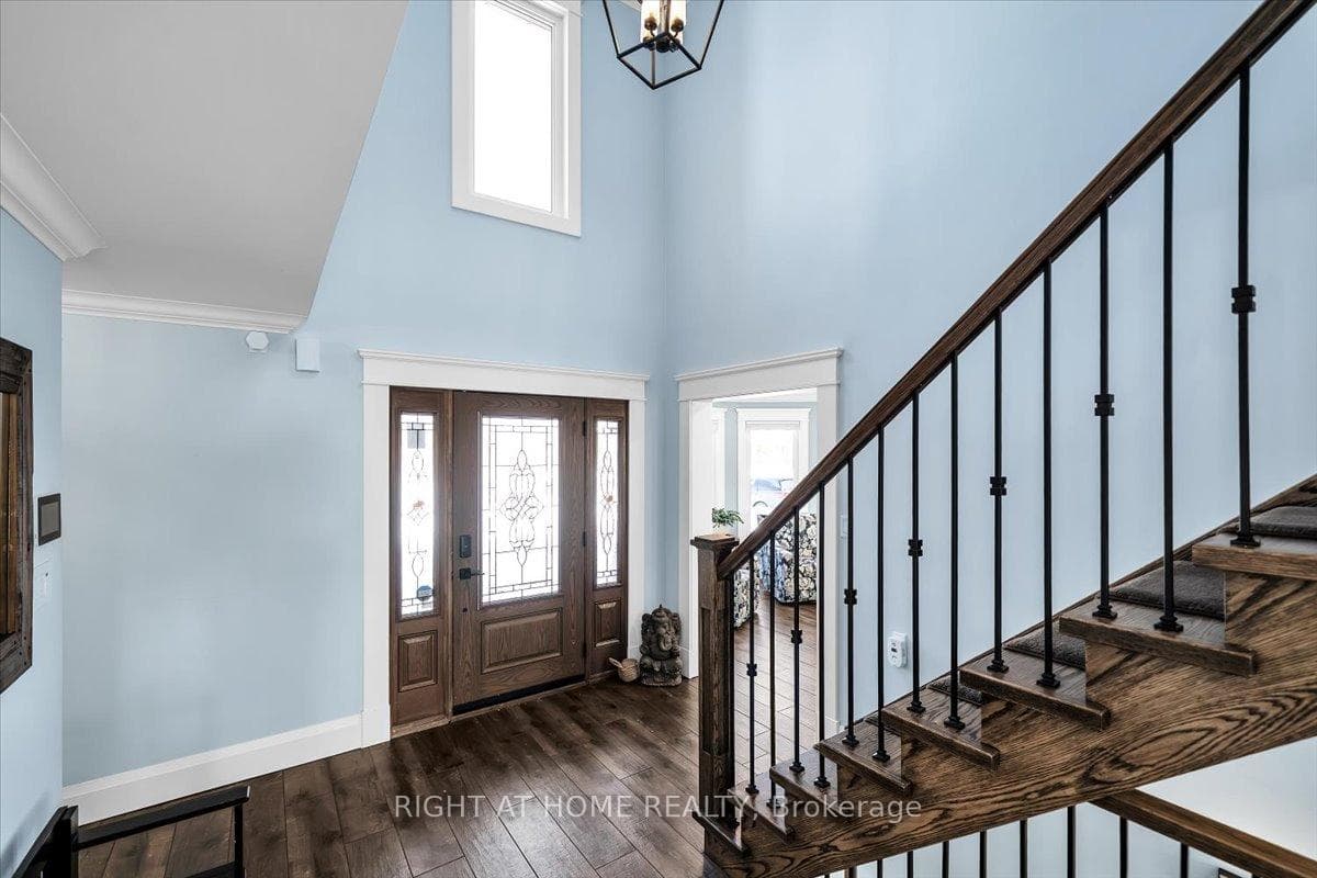 33 Willcocks Crescent photo 6