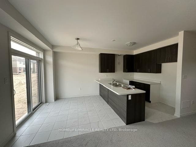 208 Elliot Avenue photo 5