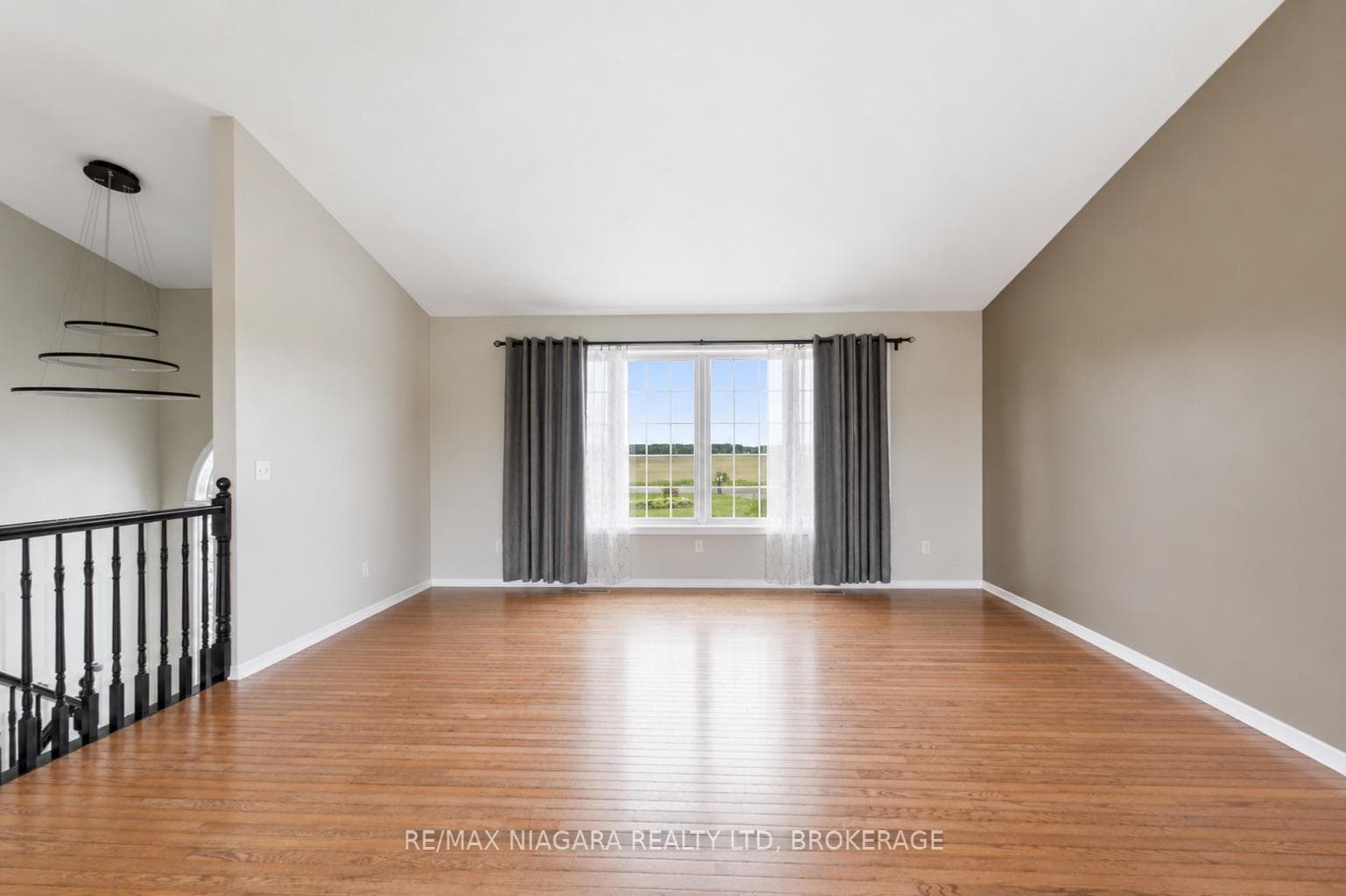 661 Carl Road photo 10