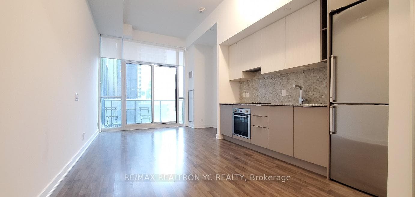 120 Parliament Street Unit 917 photo 4