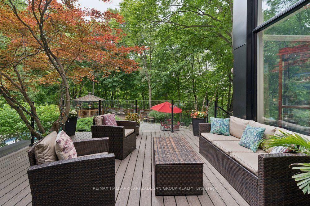 150 Sandringham Drive Unit . photo 7