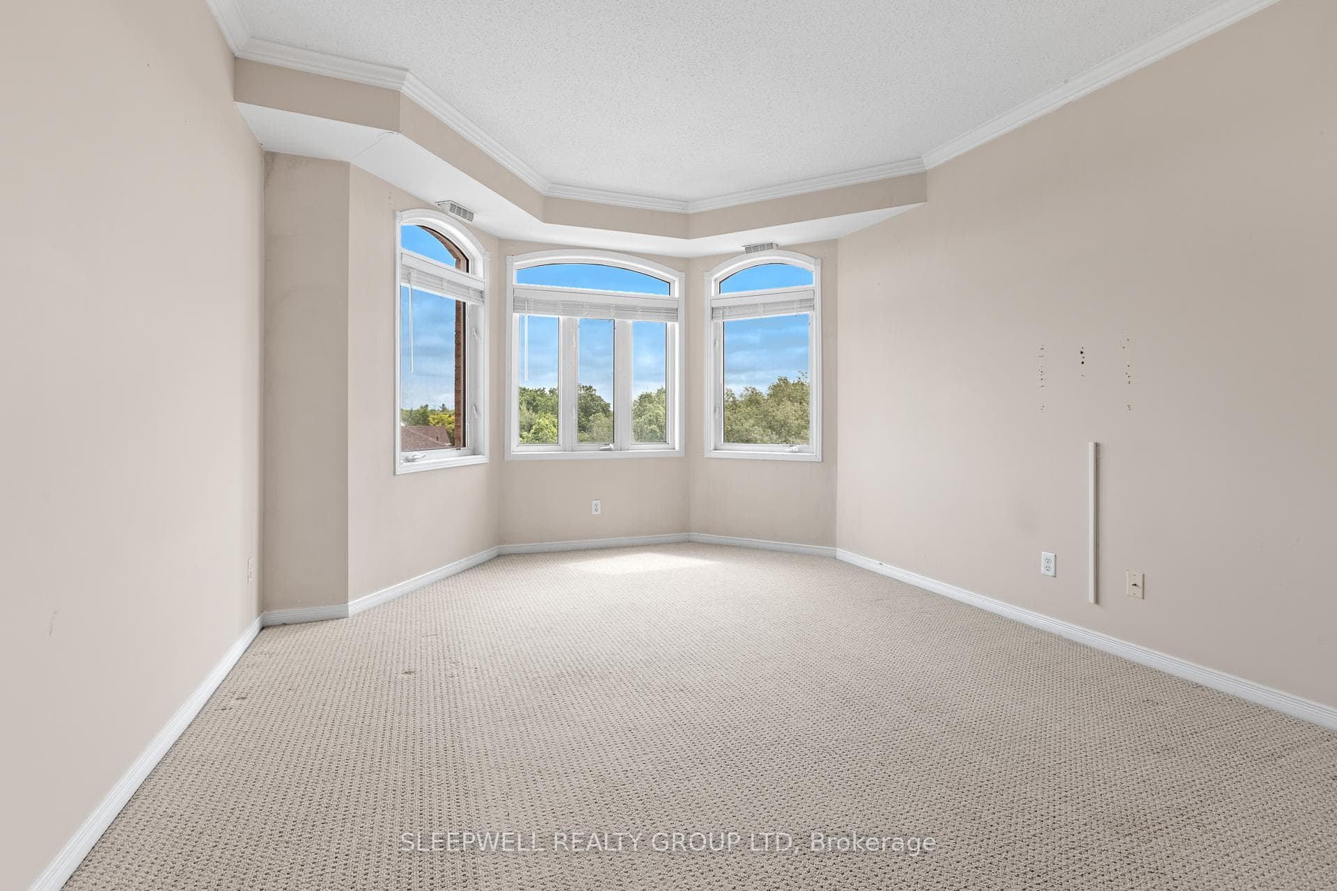 190 Rustic Hills Crescent Unit 7 photo 3