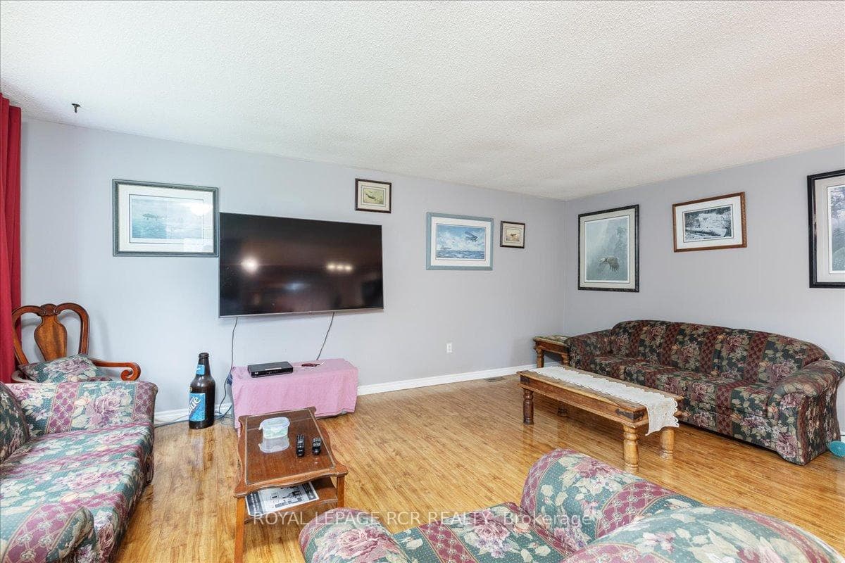 210 Weber Street photo 5