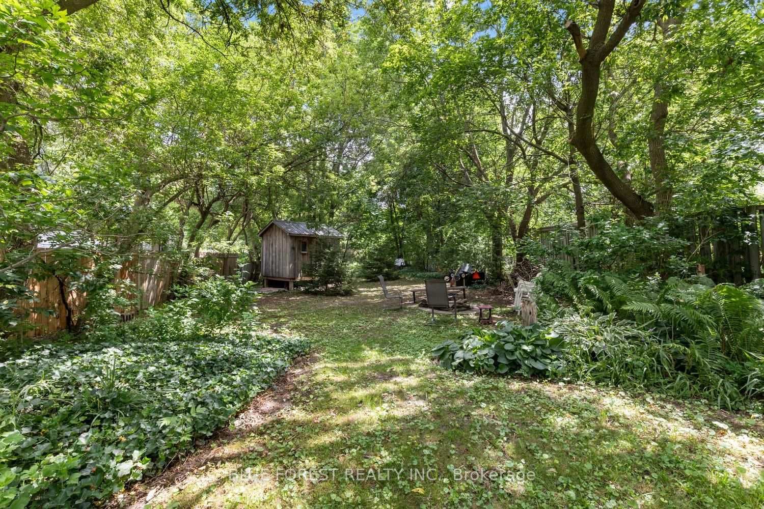 550 Elizabeth Street photo 36