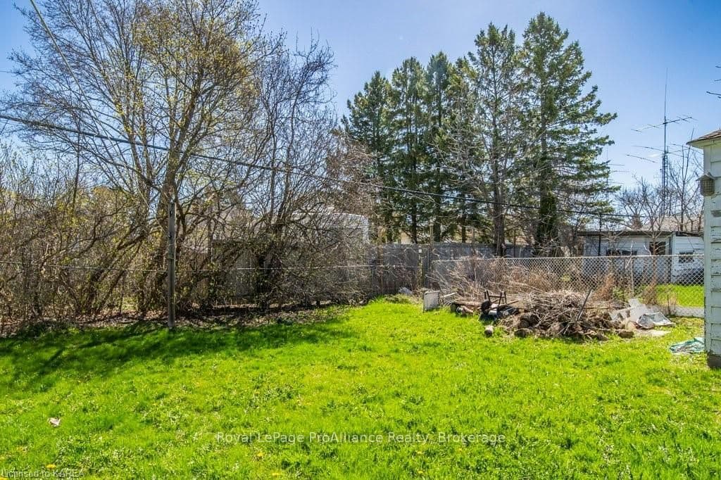 197 KINGSCOURT Avenue photo 39