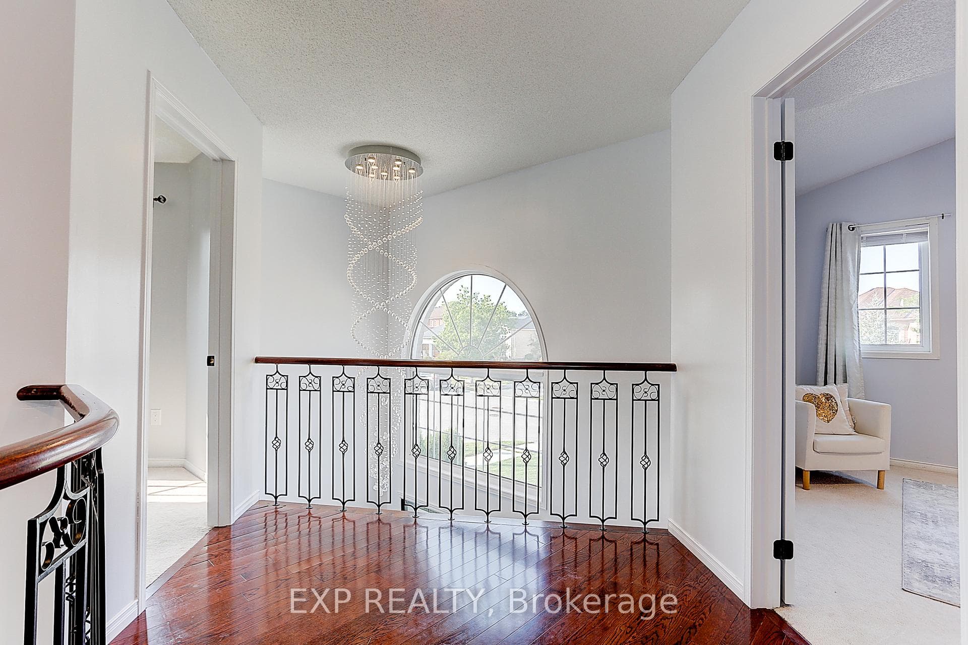 2044 Wilson Street photo 20