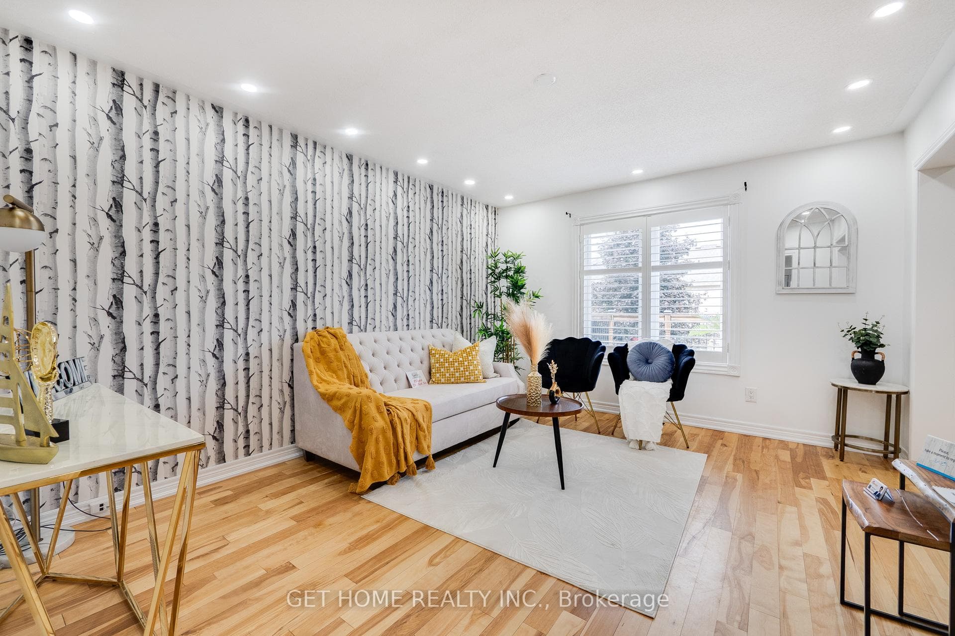 1119 Ashgrove Crescent photo 16