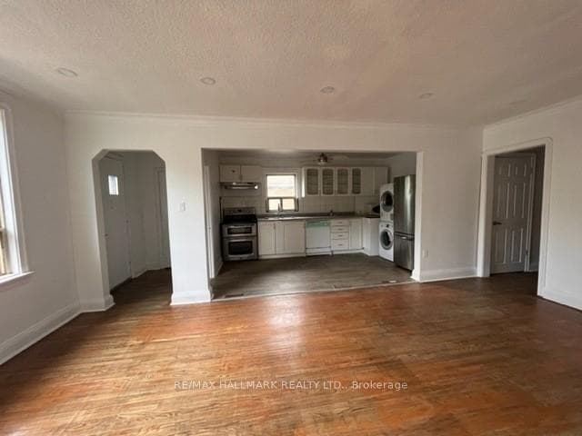48 Connaught Avenue Unit Main Fl photo 5