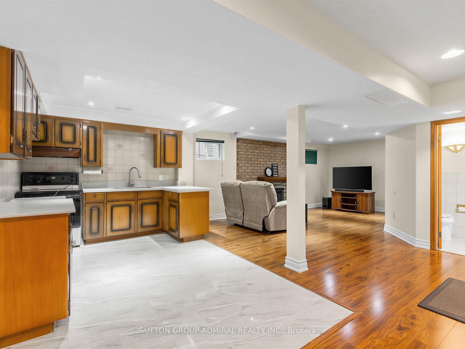 10 Torino Place photo 31