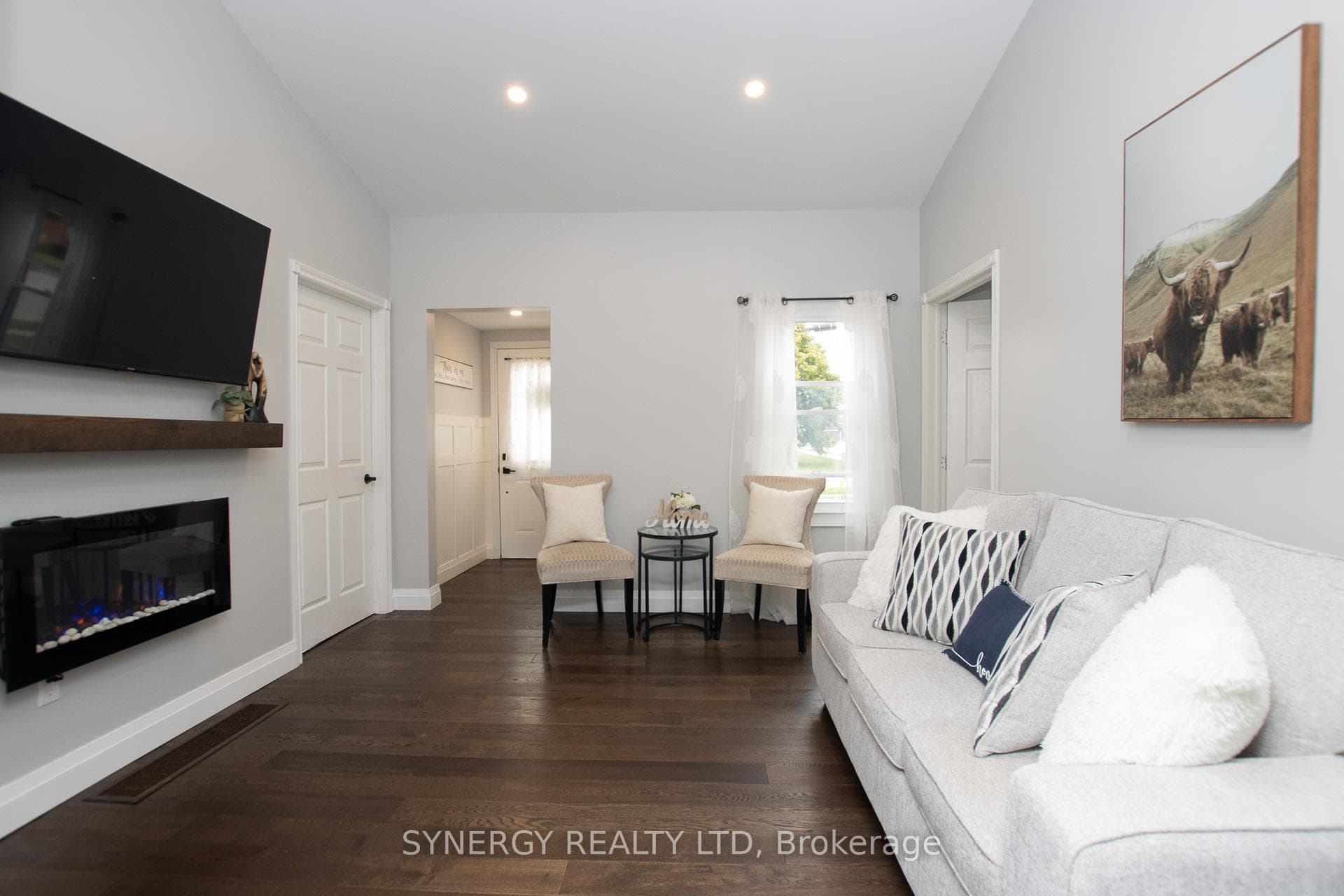230 Currie Street photo 6