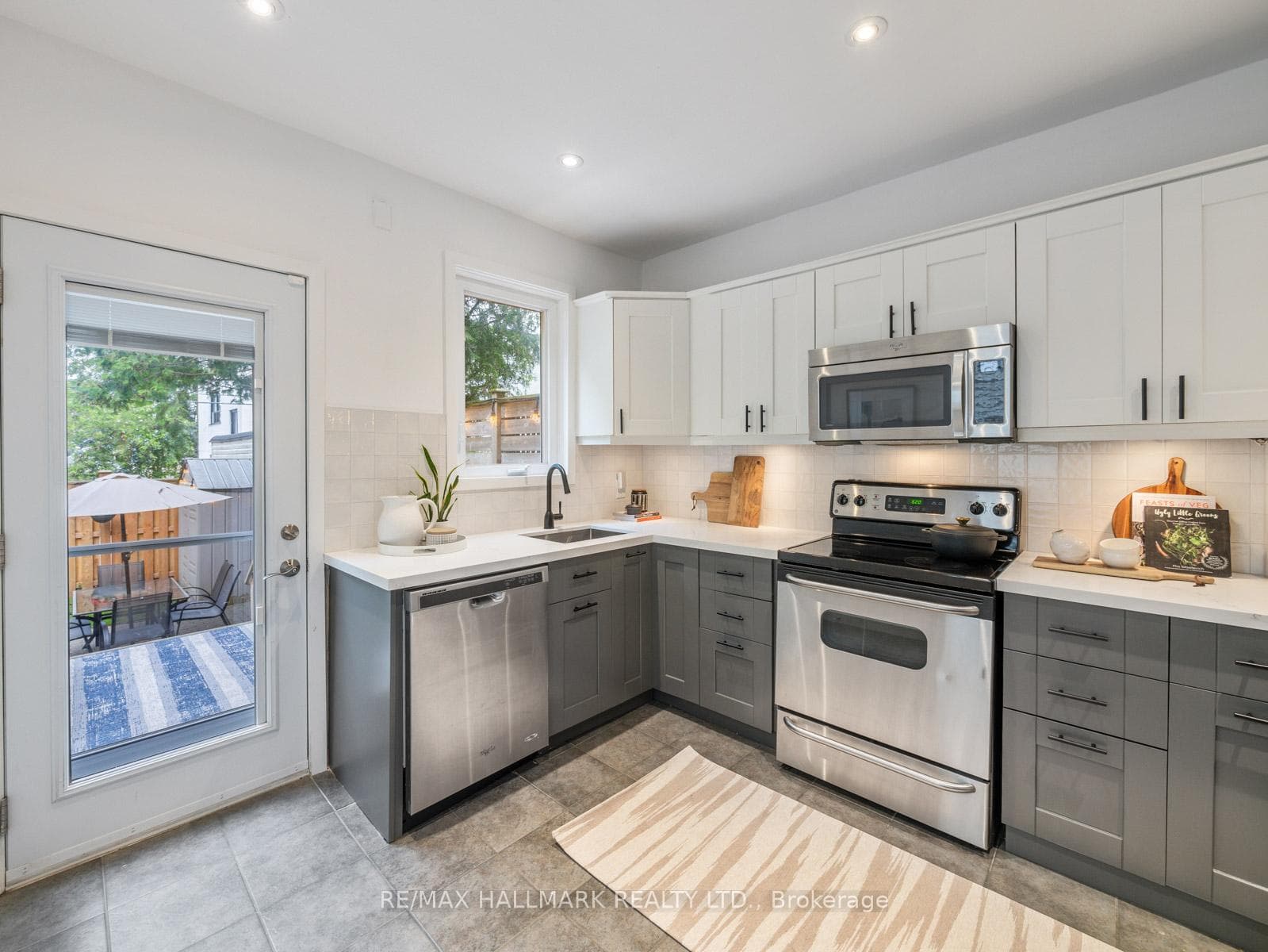 37 Burgess Avenue photo 11
