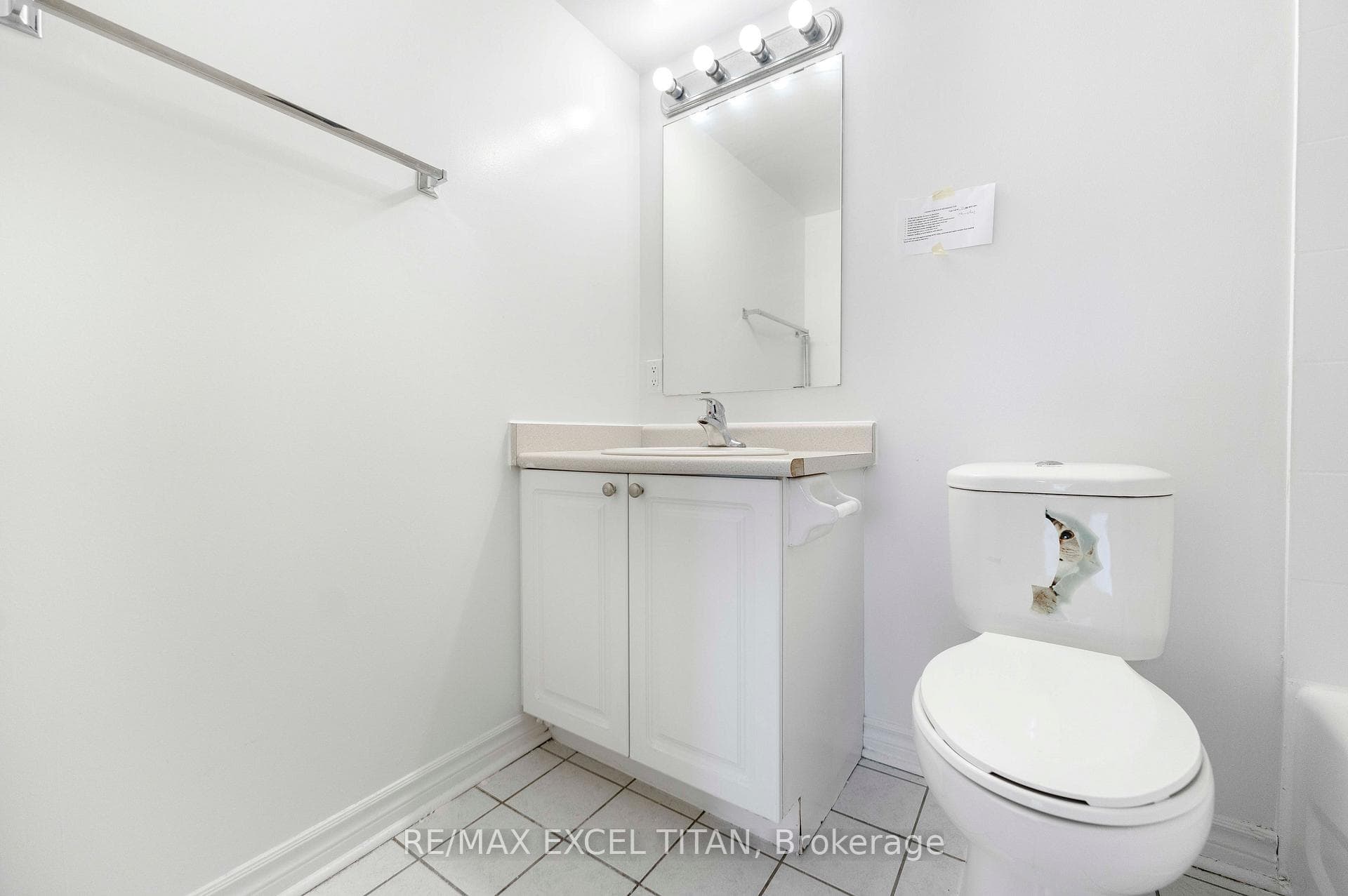 1407 Dupont Street Unit 409 photo 14