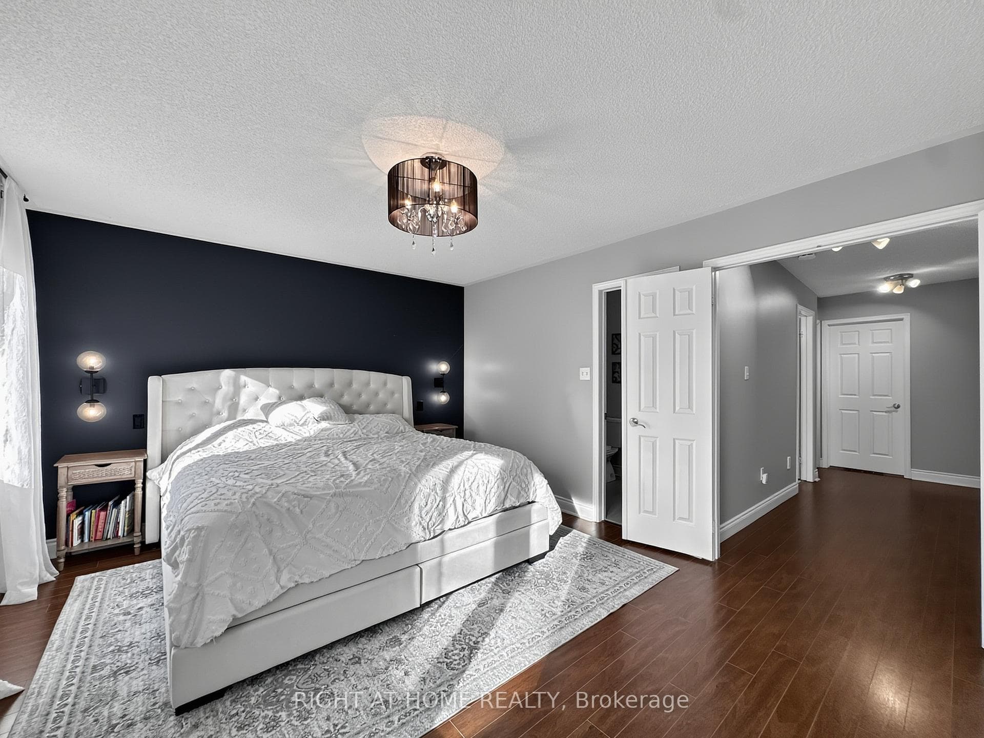 94 Provincial Place photo 14