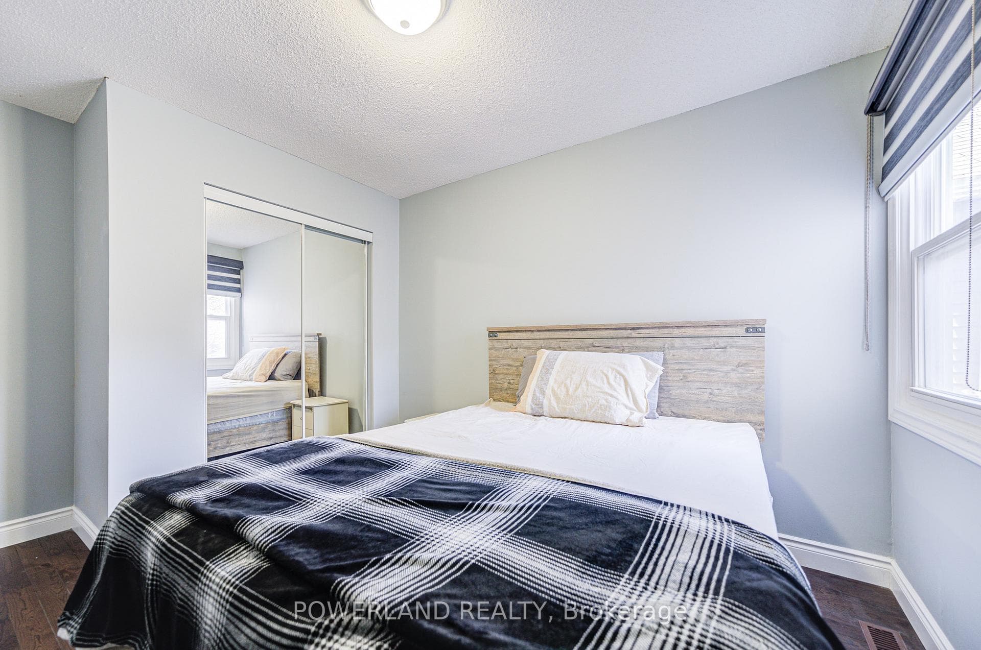 20 Coatsworth Crescent photo 25