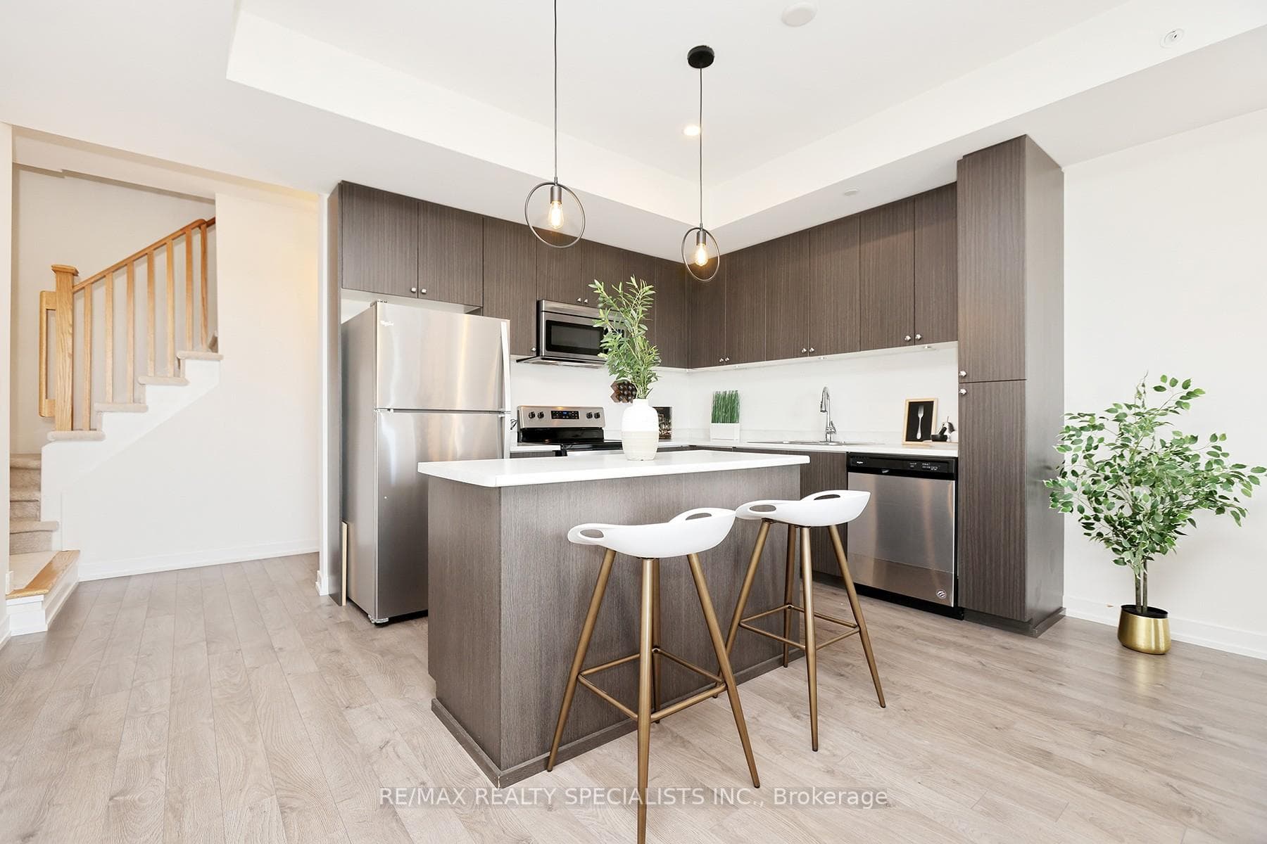 1555 KINGSTON Road Unit 216 photo 19