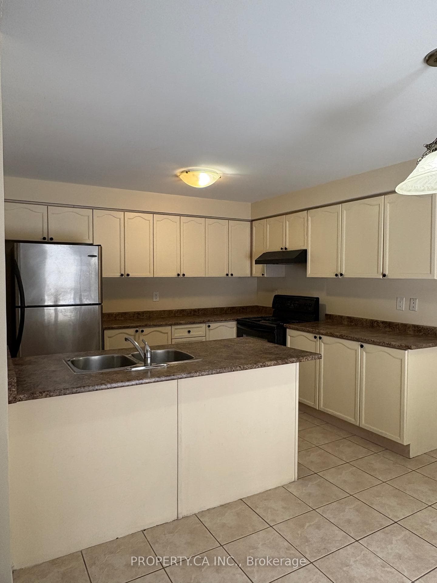 87 Norland Circle photo 6
