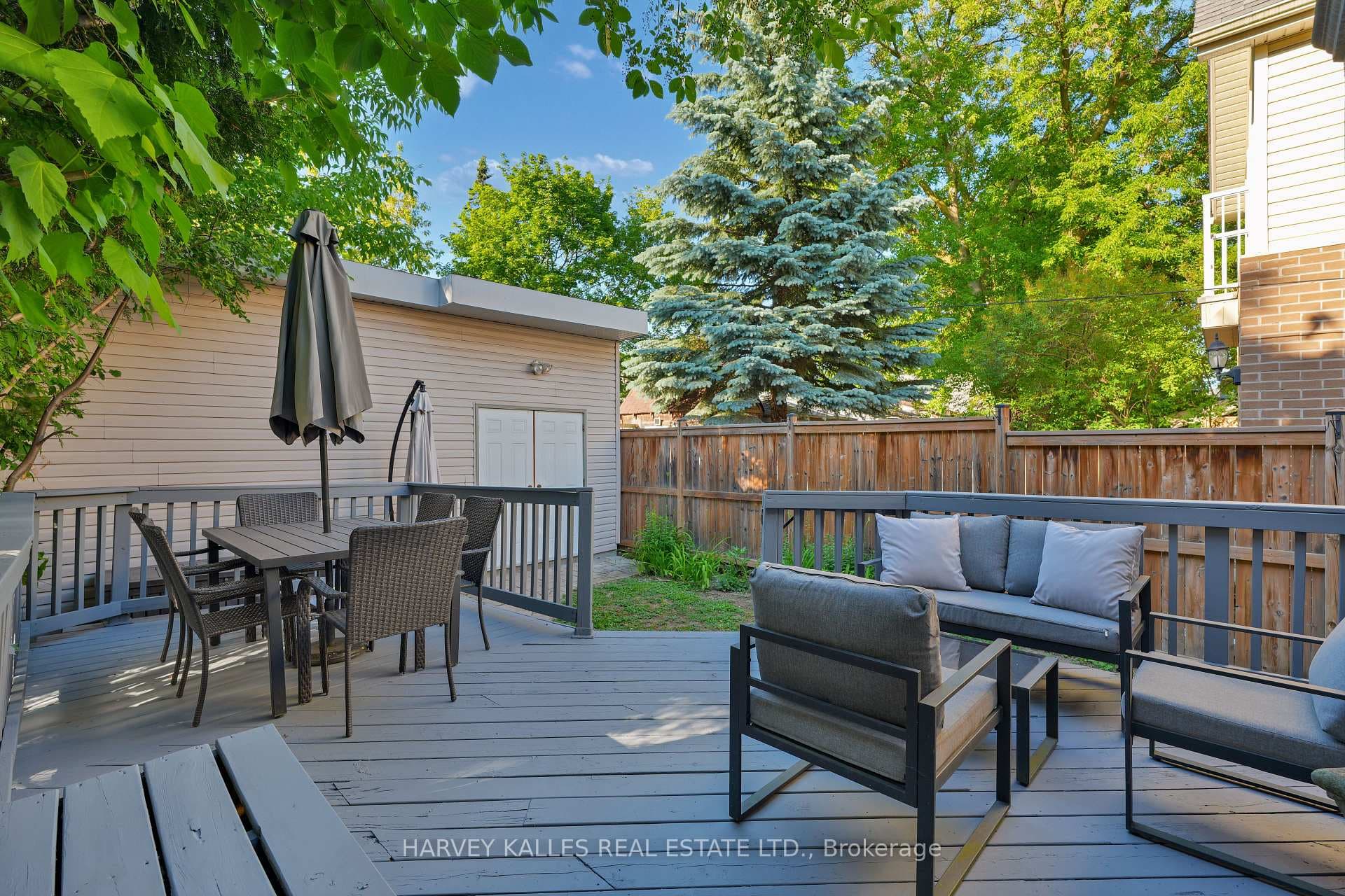 86 Woburn Avenue photo 35