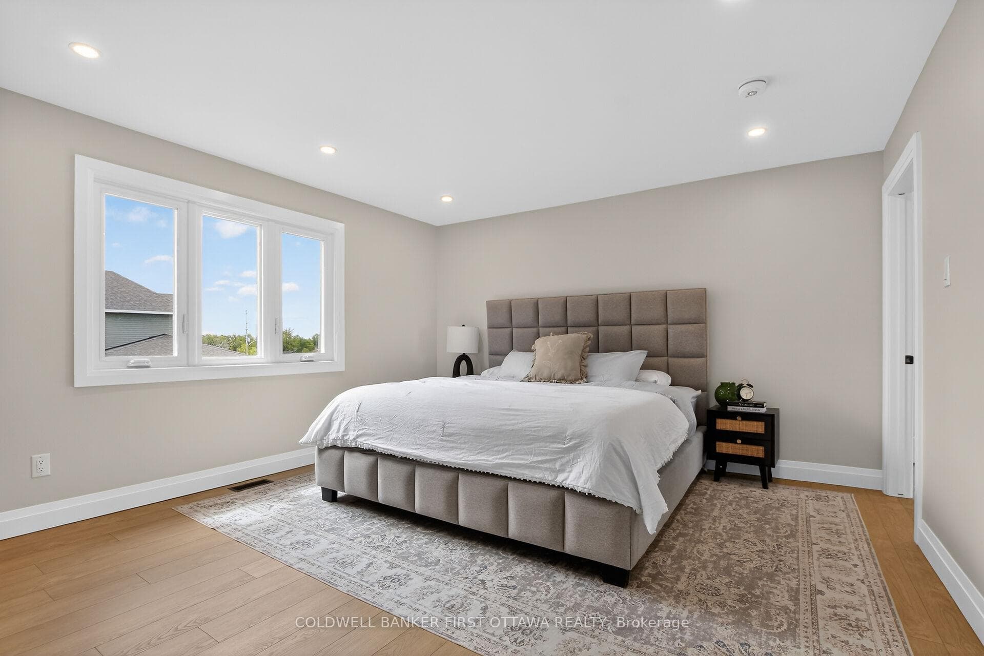 207 Owen Lucas Street photo 24