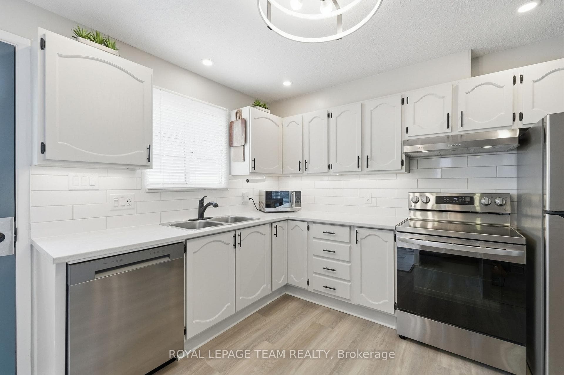 289 Montfort Street photo 22