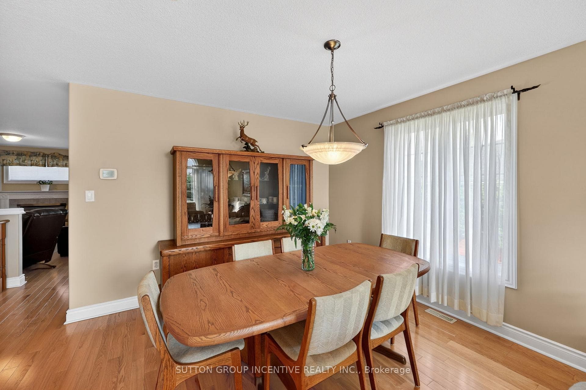 101 Lion's Gate Boulevard photo 9