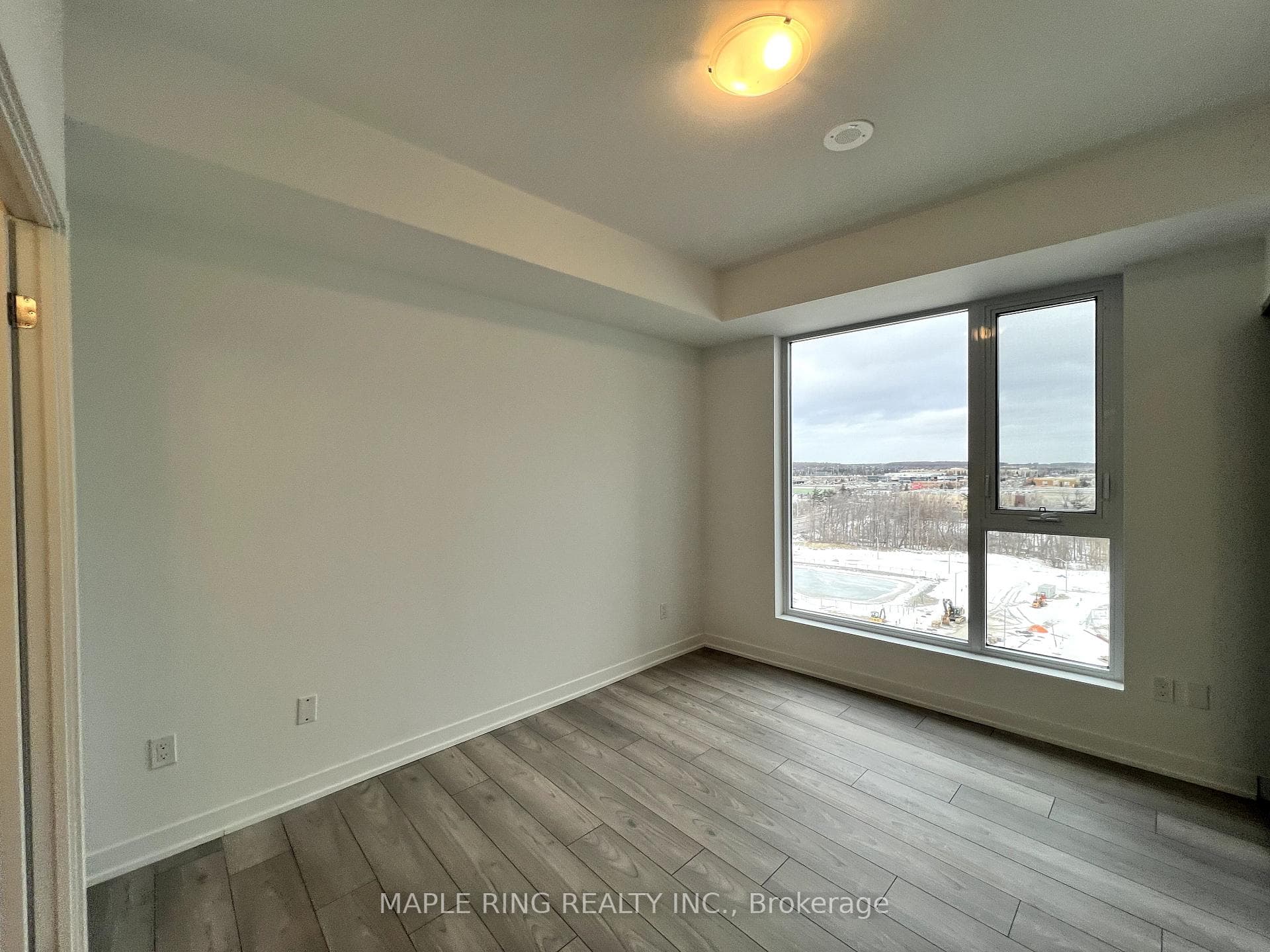 498 Caldari Road Unit 1030 photo 3