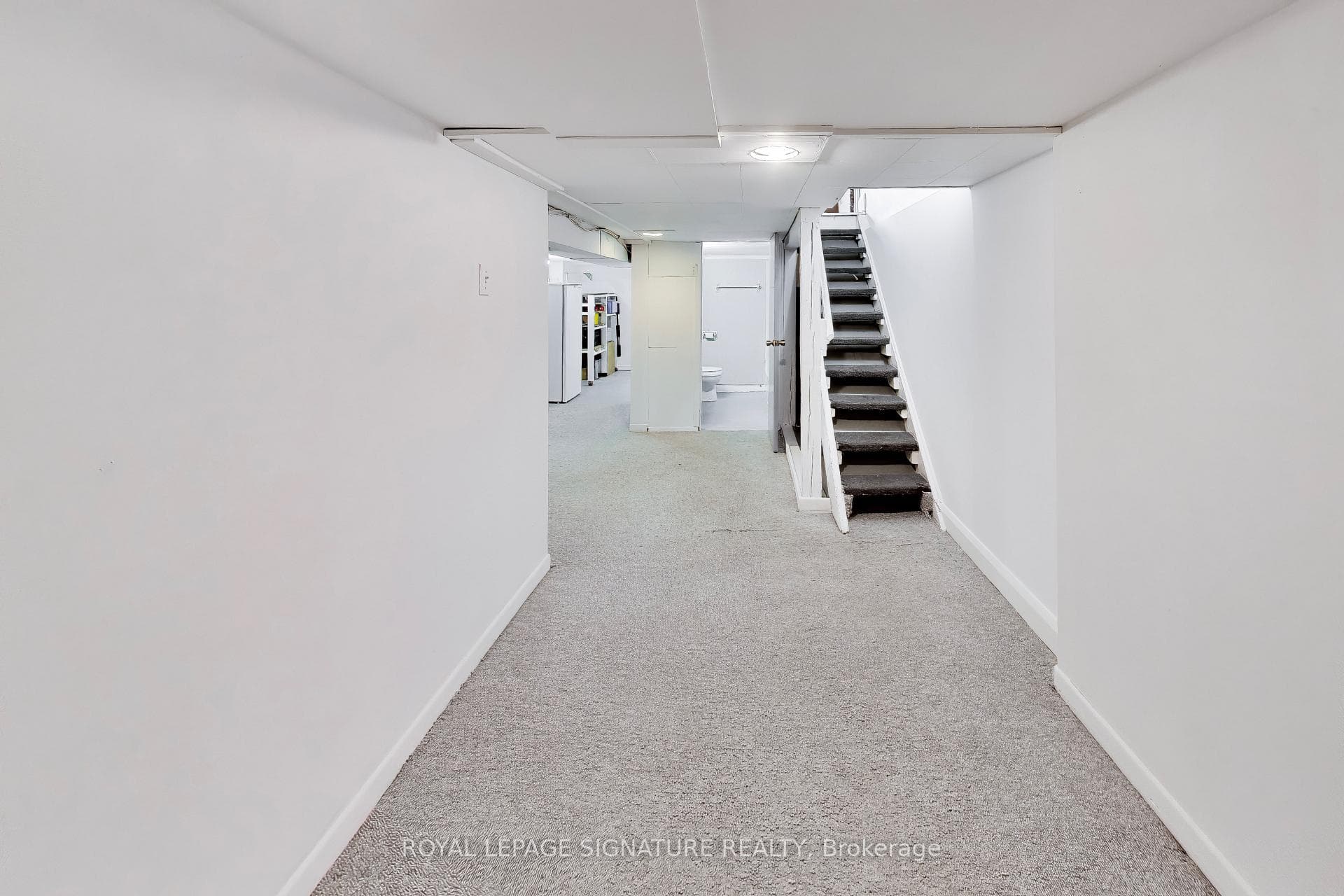 2102 Gerrard Street photo 18