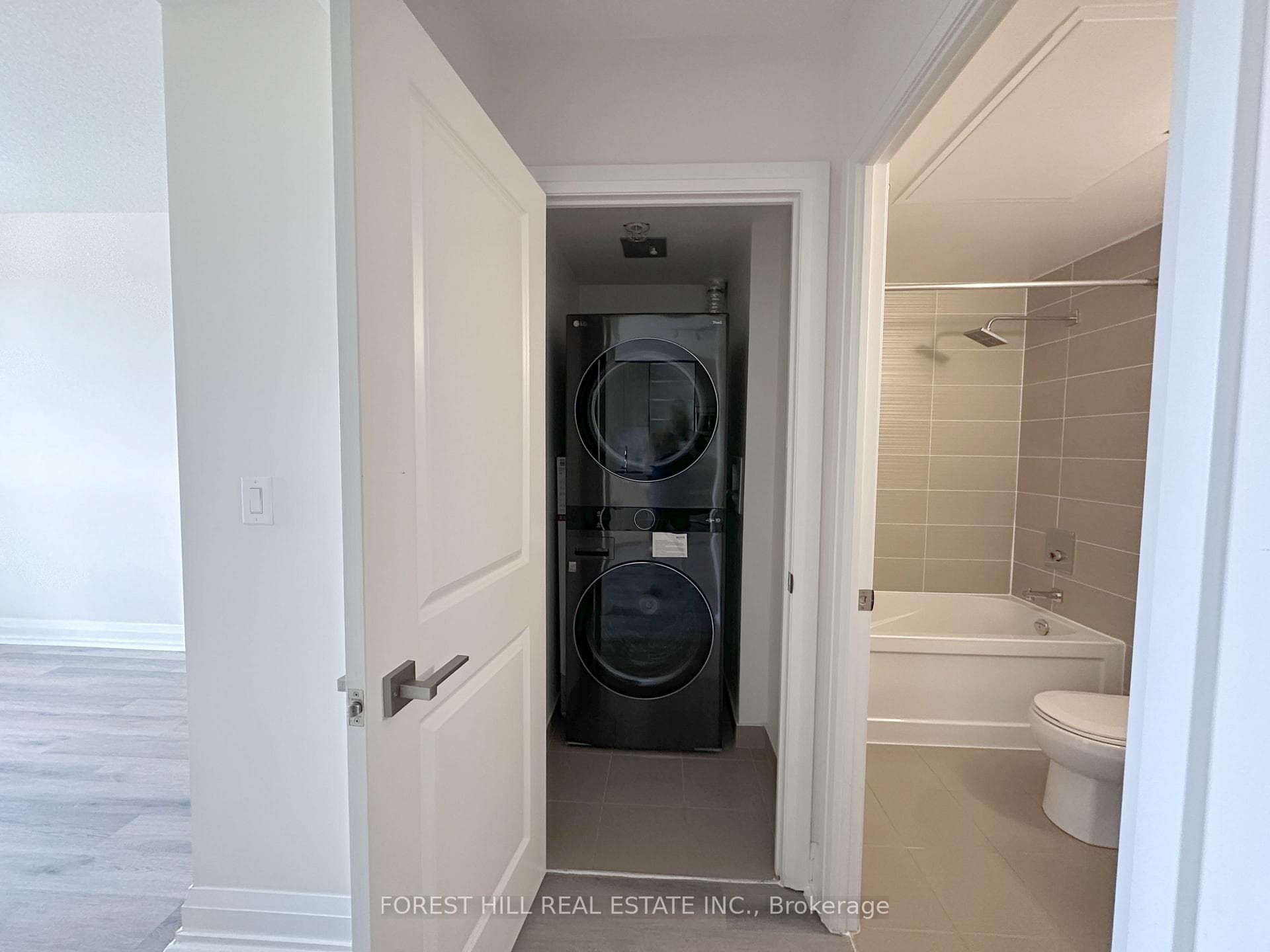 7161 Yonge Street Unit 2722 photo 12