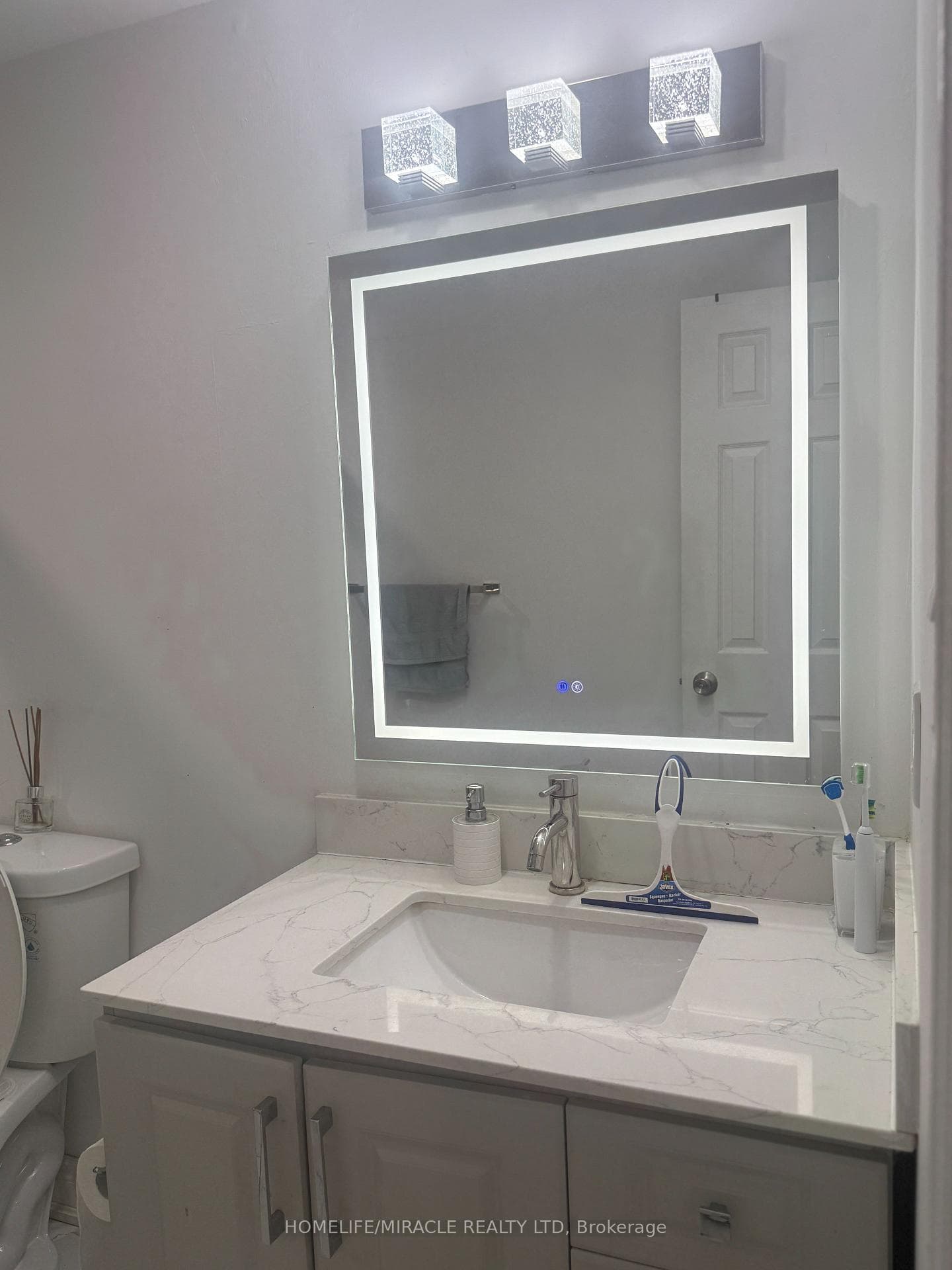 2 Ketchum Crescent photo 30