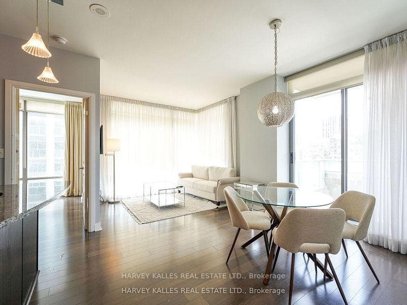 18 Yorkville Avenue Unit 1305 photo 7
