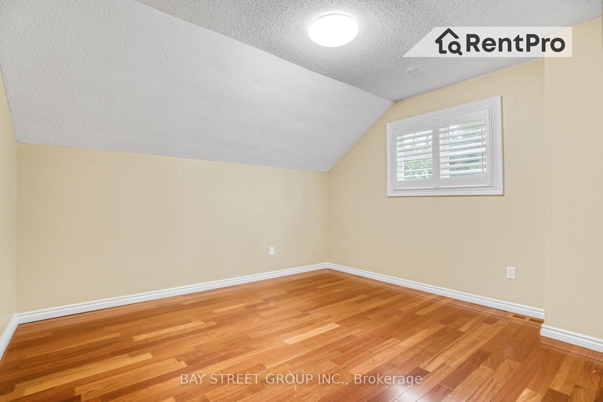 1096 Fieldstone Circle photo 27