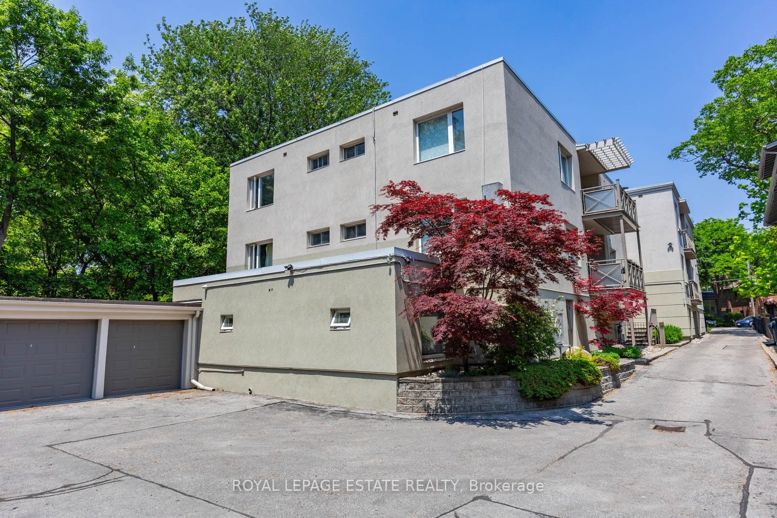 21 Benlamond Avenue Unit 4 photo 44