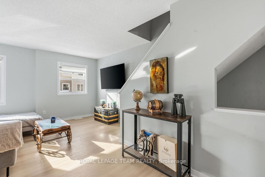 402 SADAR Private photo 24