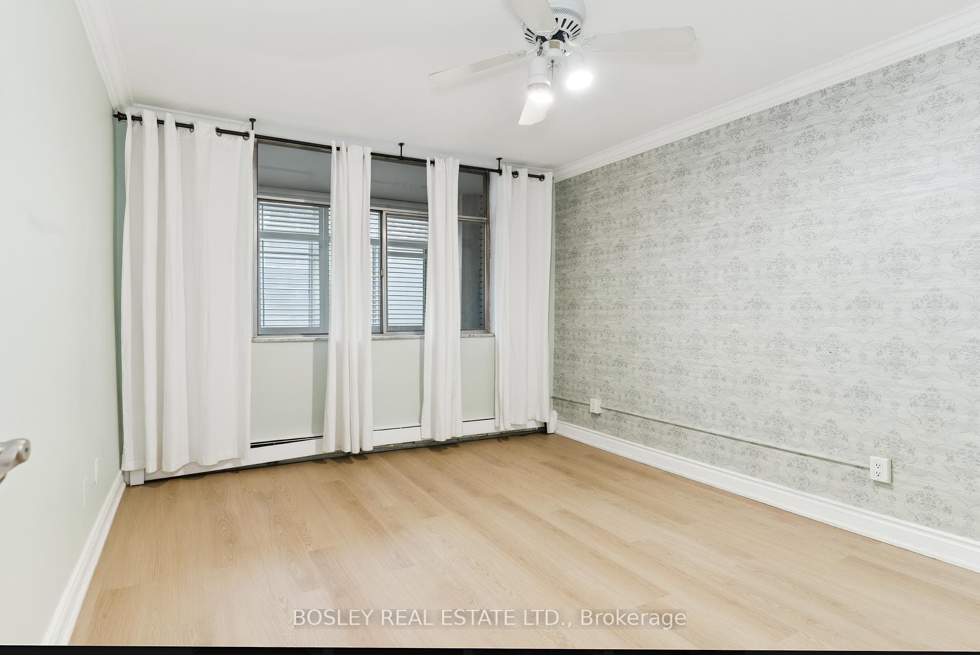 335 Lonsdale Road Unit 106 photo 11