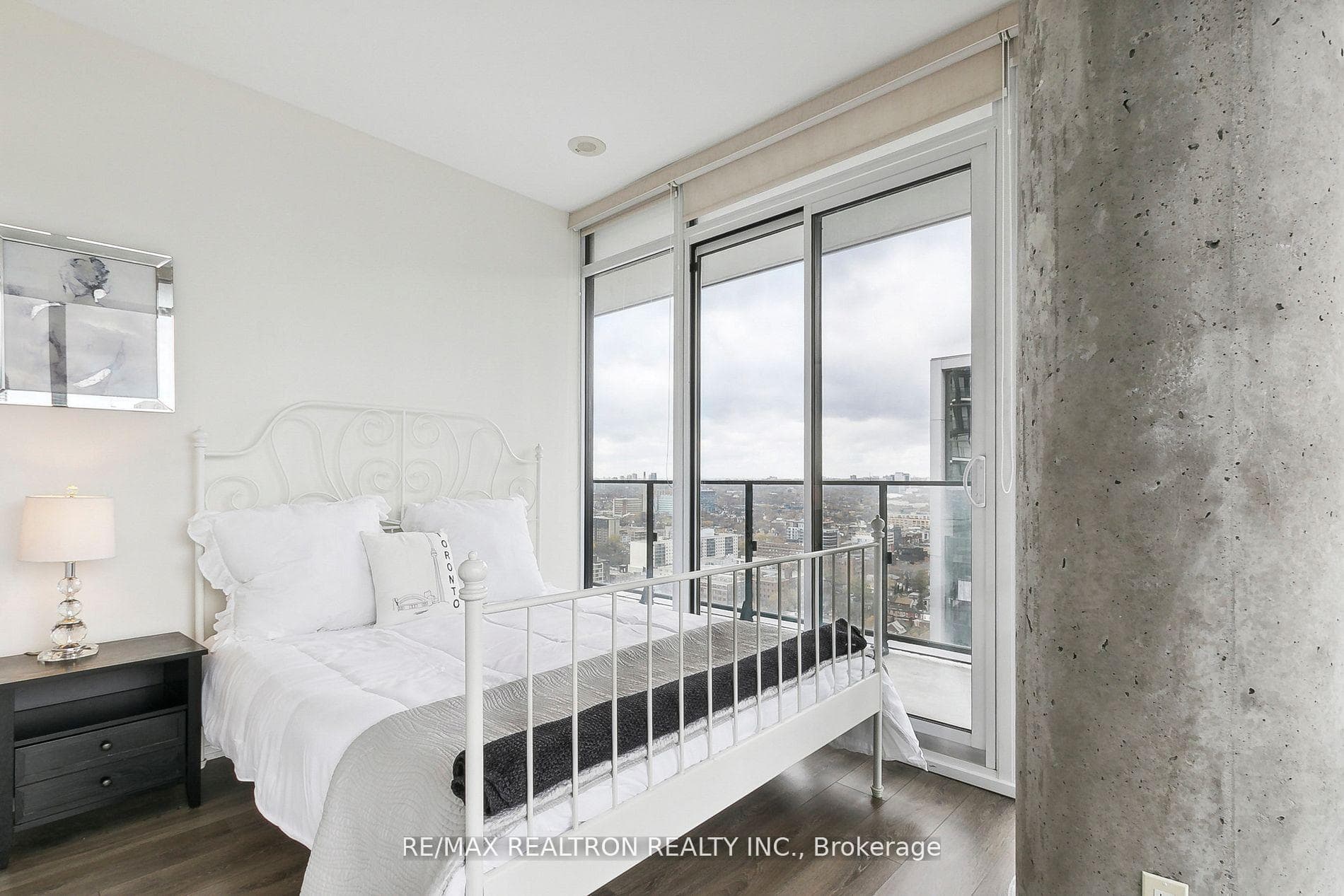125 Peter Street Unit 2708 photo 18