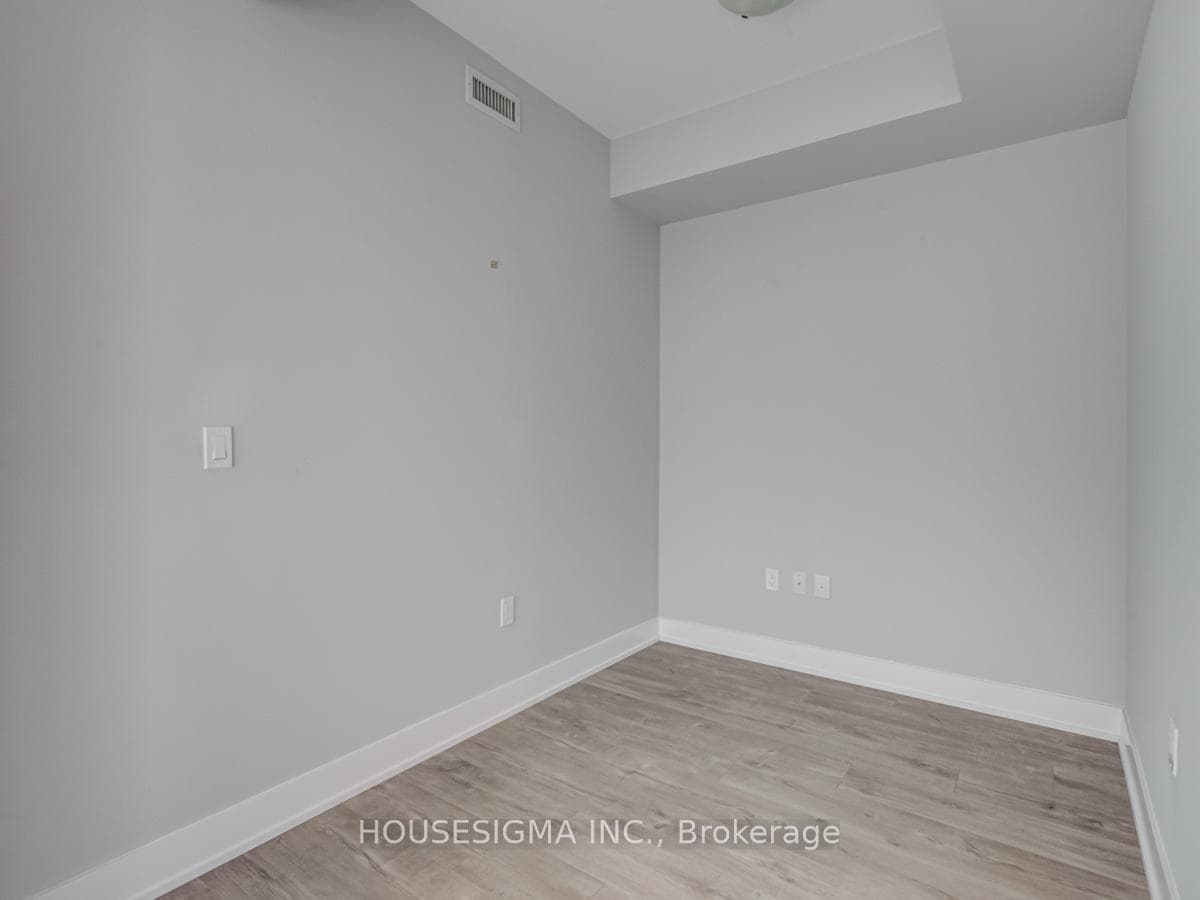 20 Shorebreeze Drive Unit 3209 photo 9