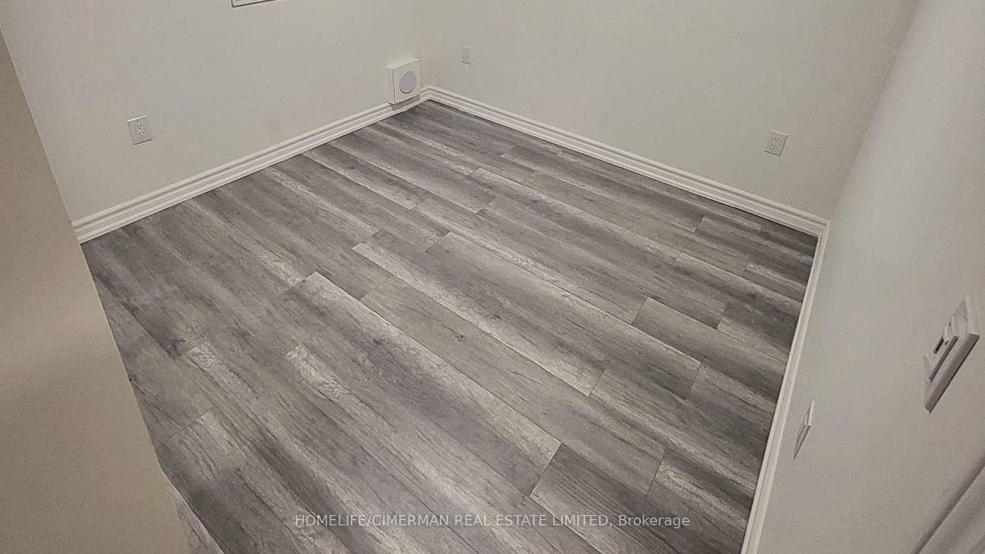 133 Sharavogue Avenue Unit B photo 10