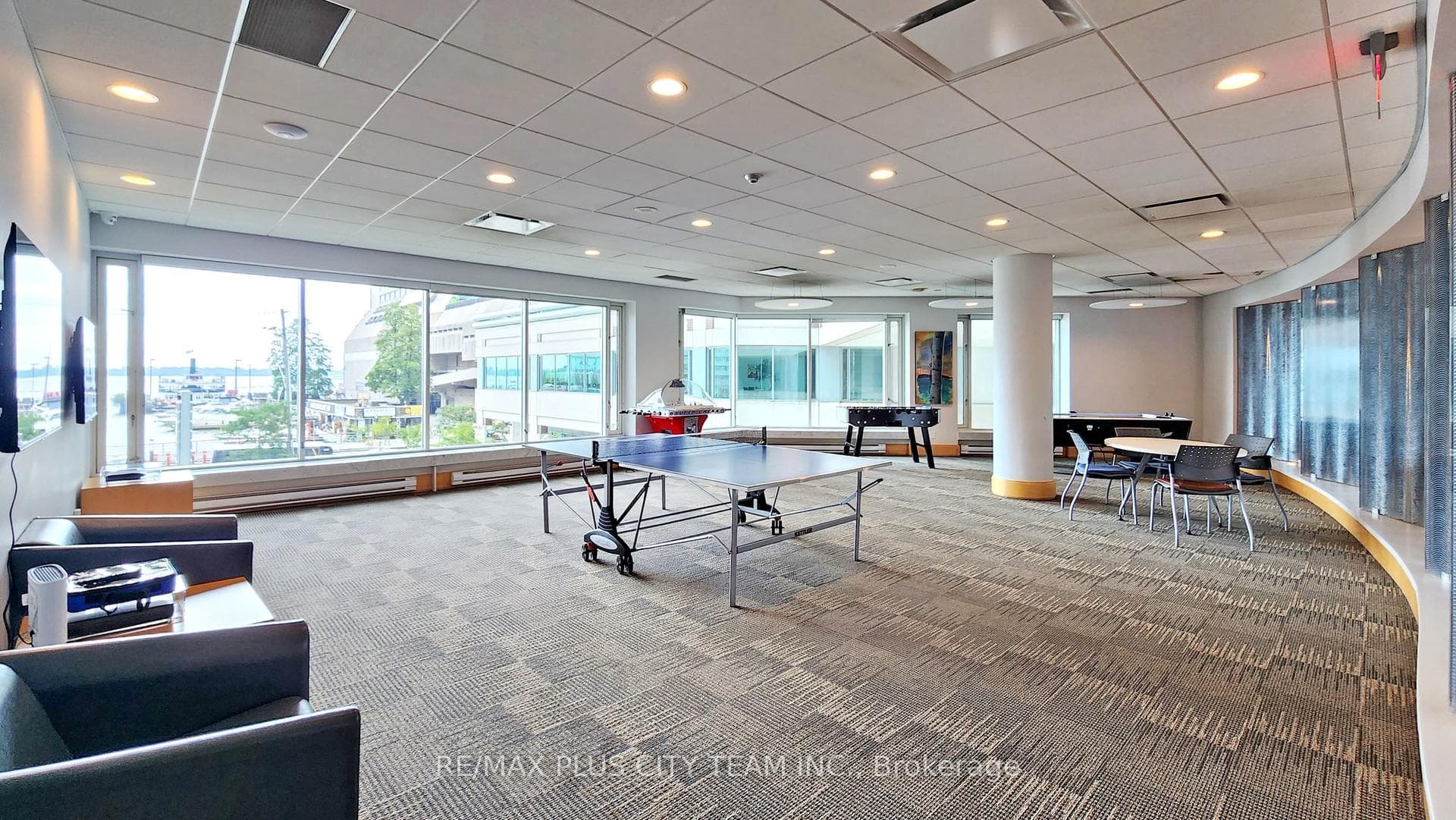 10 Yonge Street Unit 310 photo 32