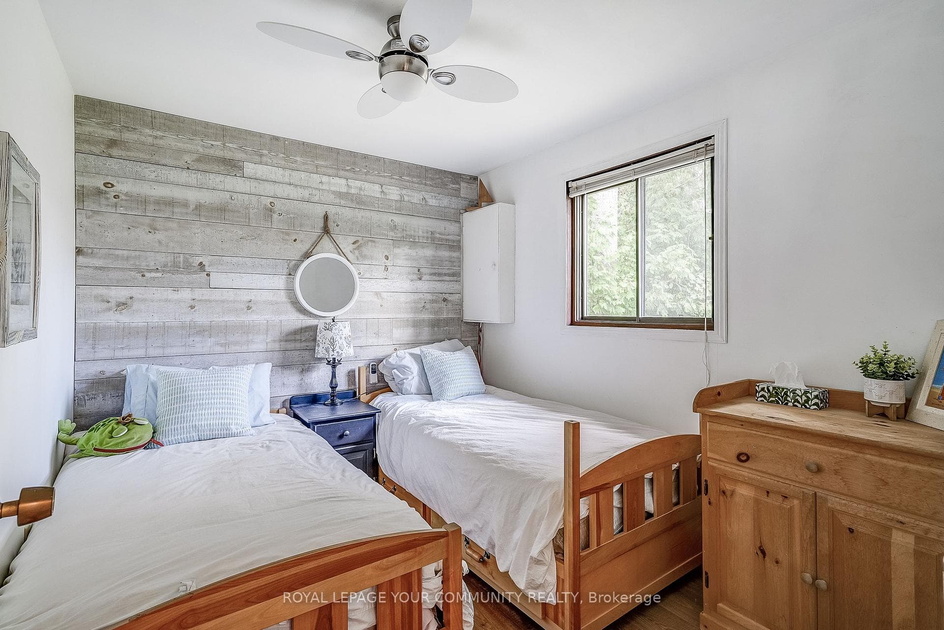 909 Fox Road photo 18