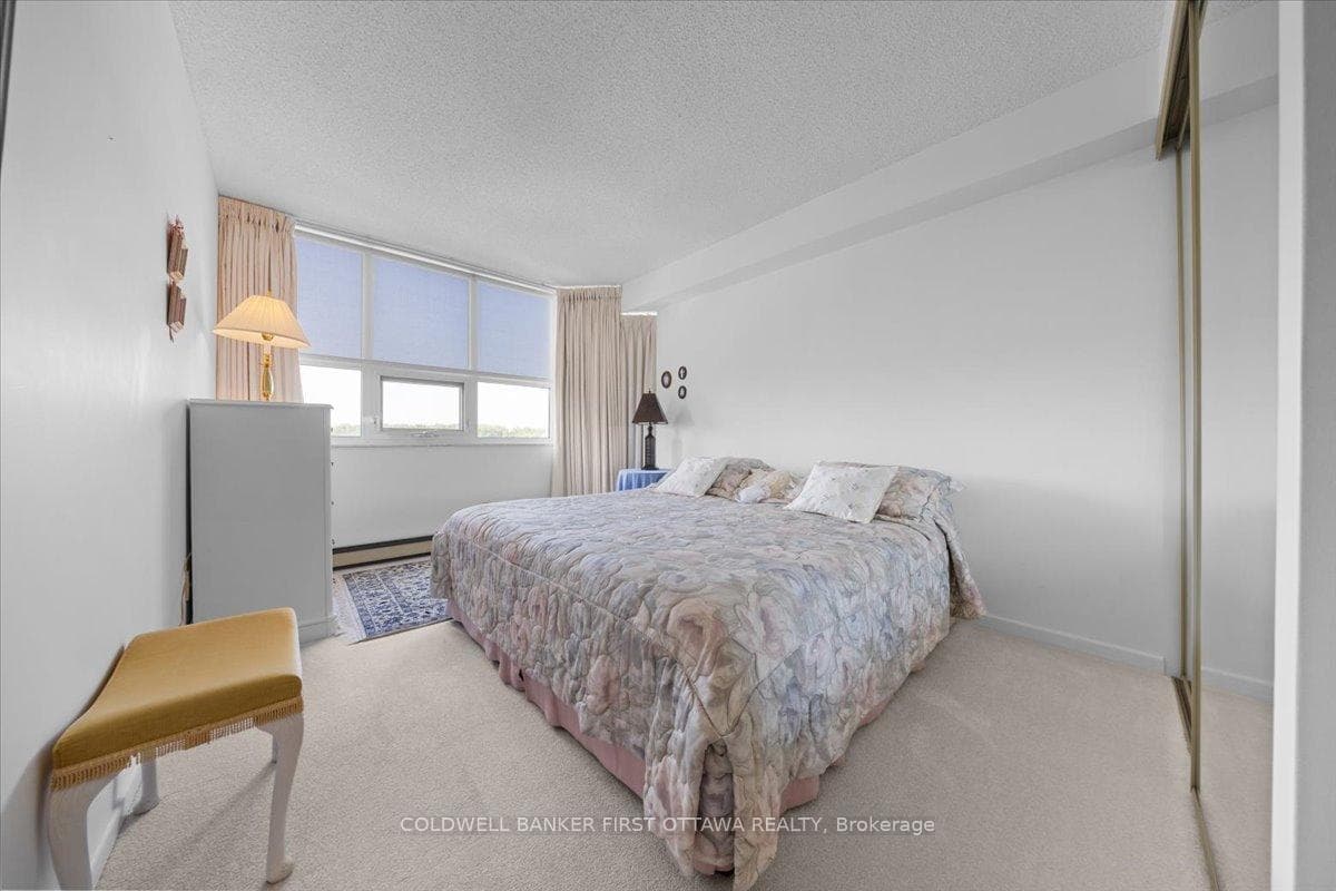 1510 Riverside Drive Unit 606 photo 23
