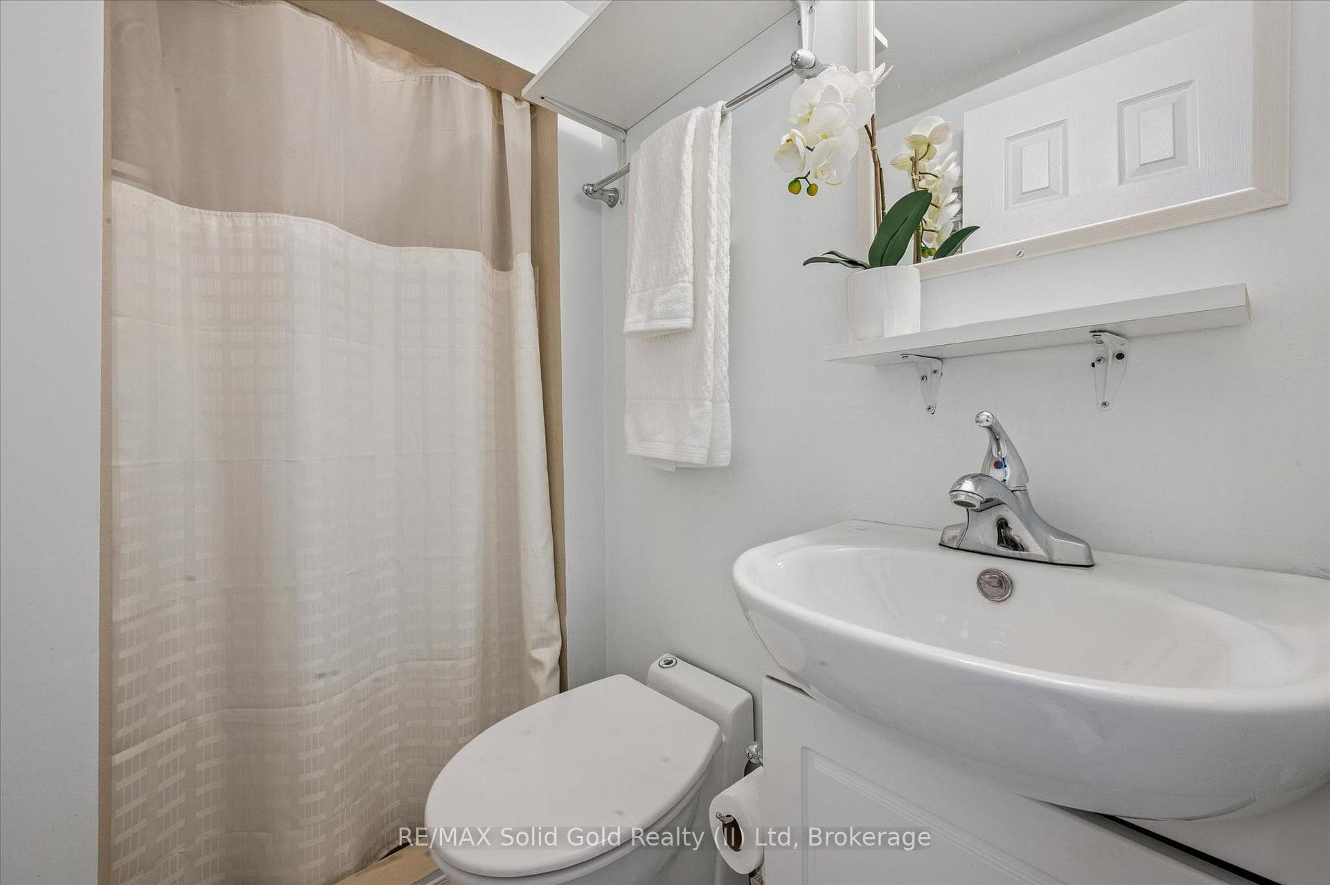 390 Dumfries Avenue photo 27