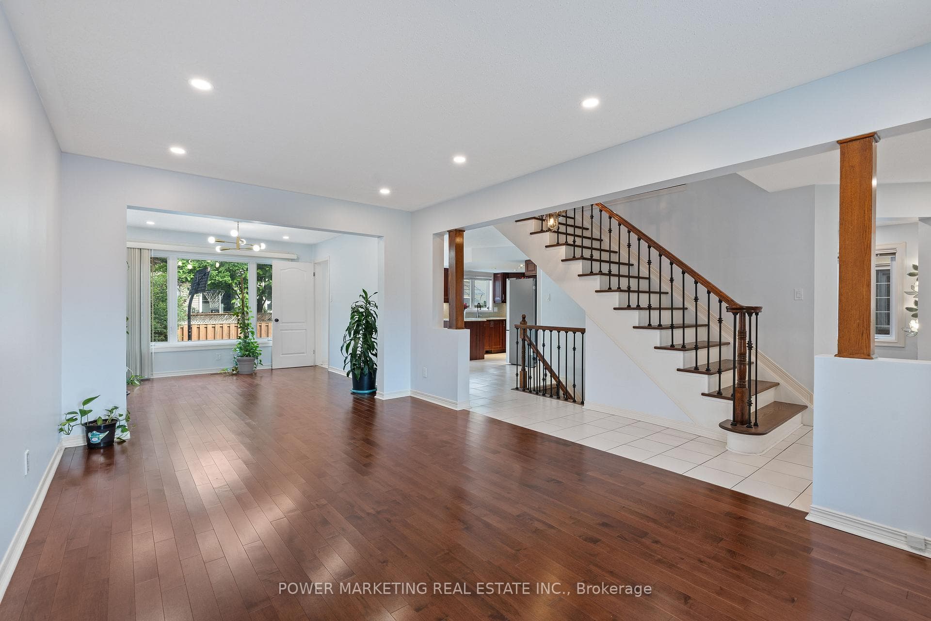 1552 Blohm Drive photo 8
