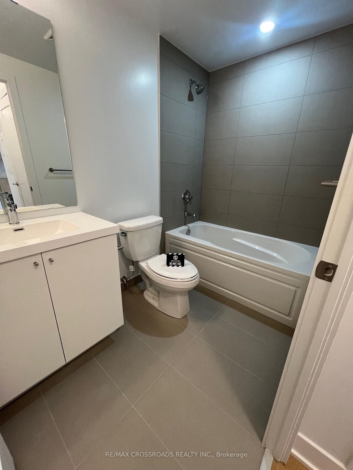 2545 Simcoe Street Unit 940 photo 12